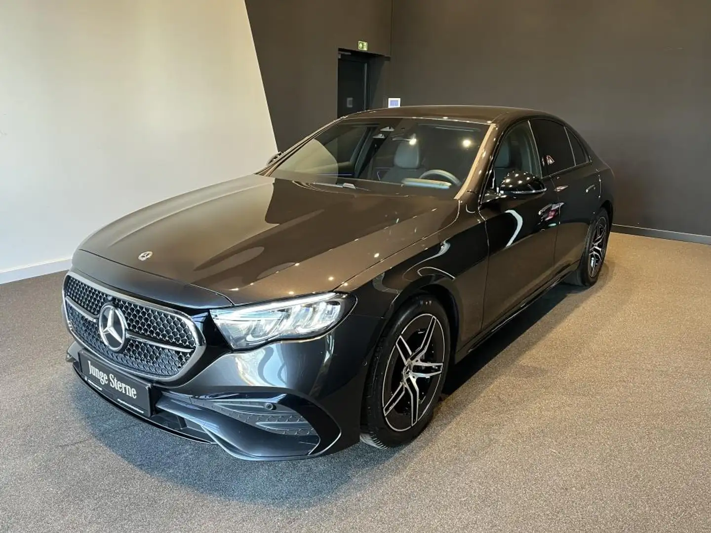 Mercedes-Benz E 200 AMG +Night+Navi+Distronic+Kamera+MBUX+Ambi Grau - 1