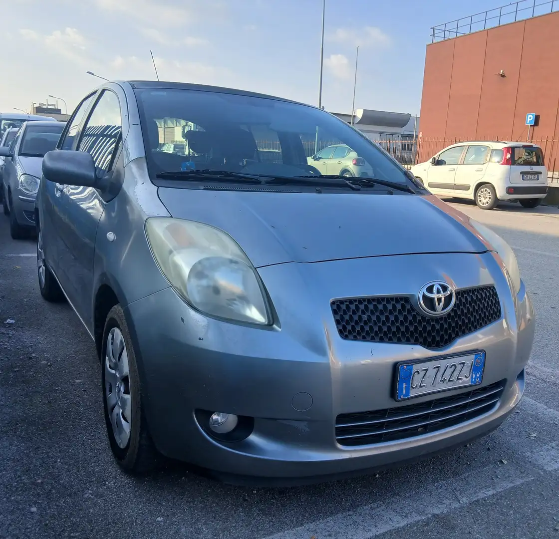 Toyota Yaris 5p 1.0cc - 1