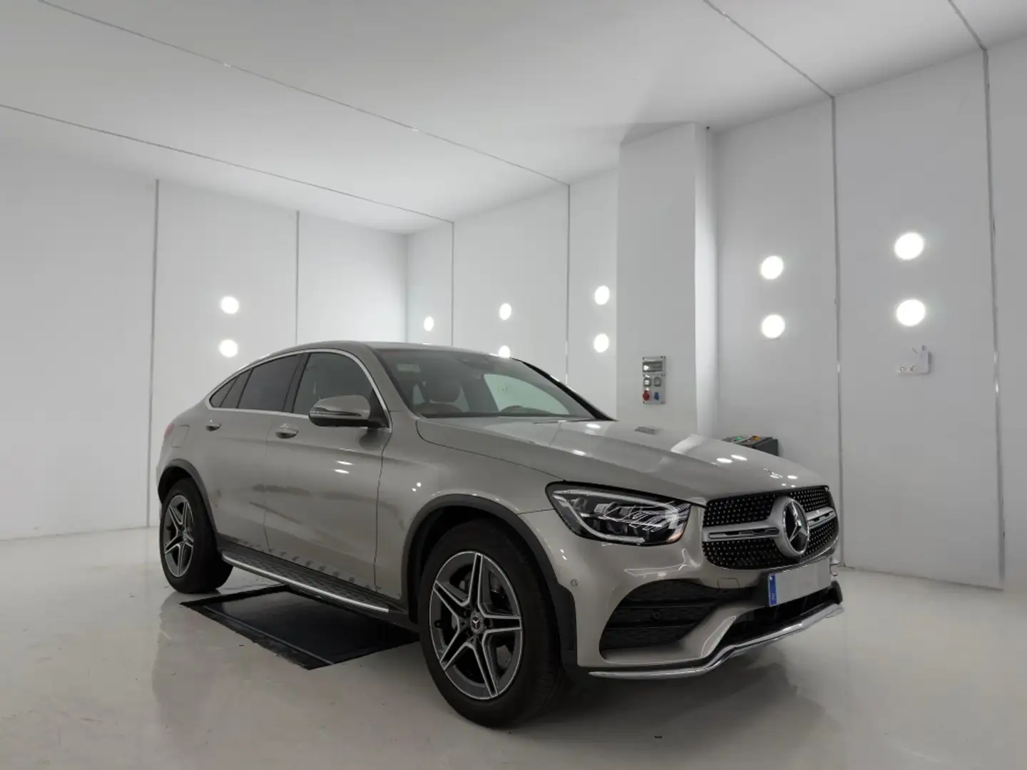 Mercedes-Benz GLC 200 Coupé 4Matic 9G-Tronic Beige - 2