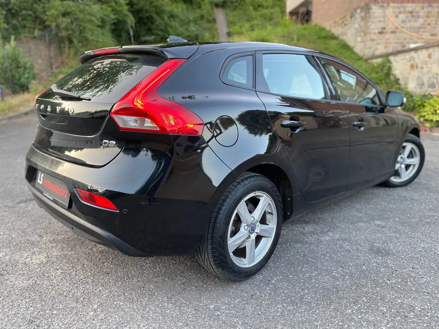 Volvo V40 2.0 D2*Navi*Cruise*Eu6b Zwart - 2