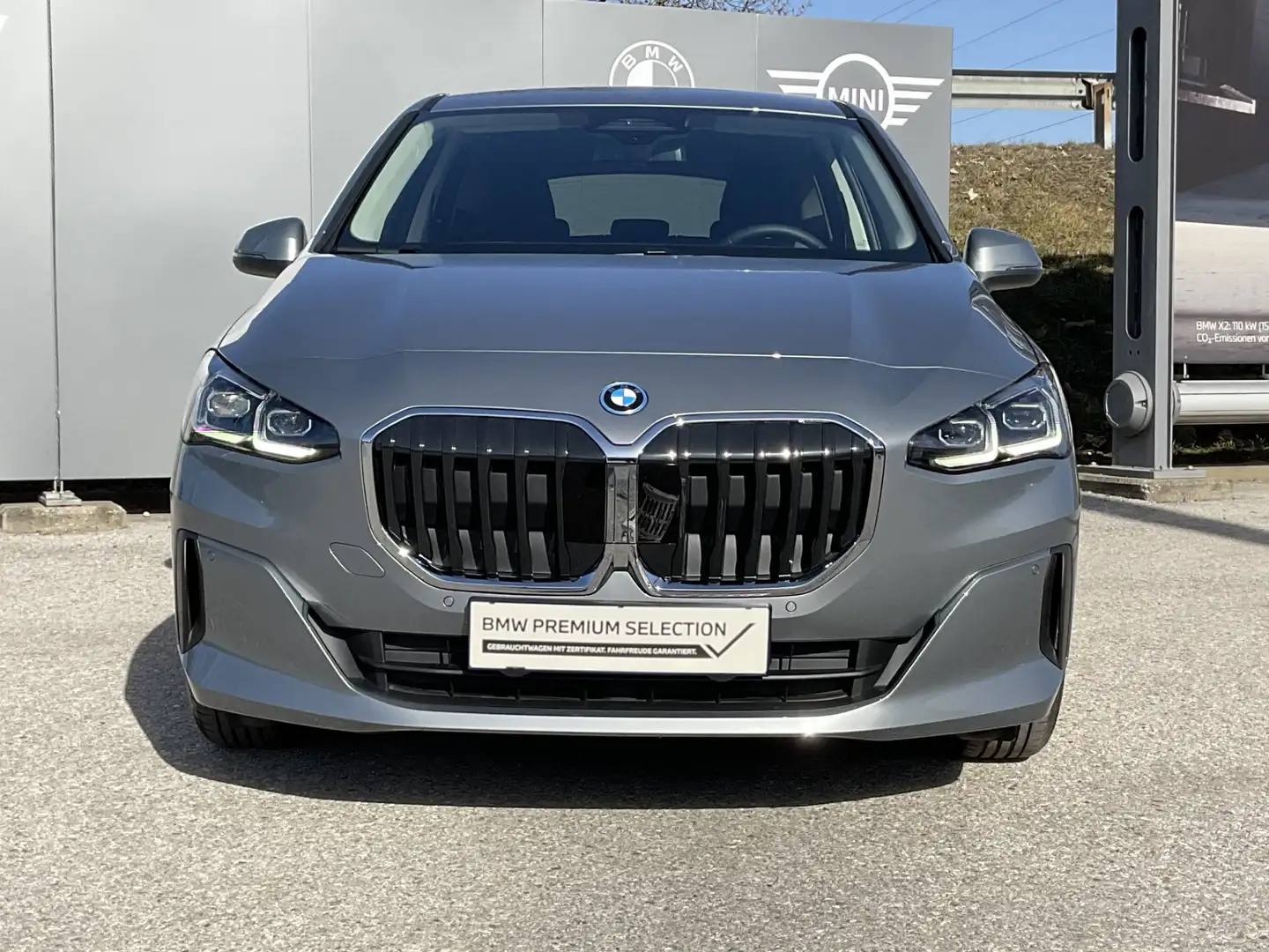 BMW 225 225e xDrive Active Tourer Grau - 2