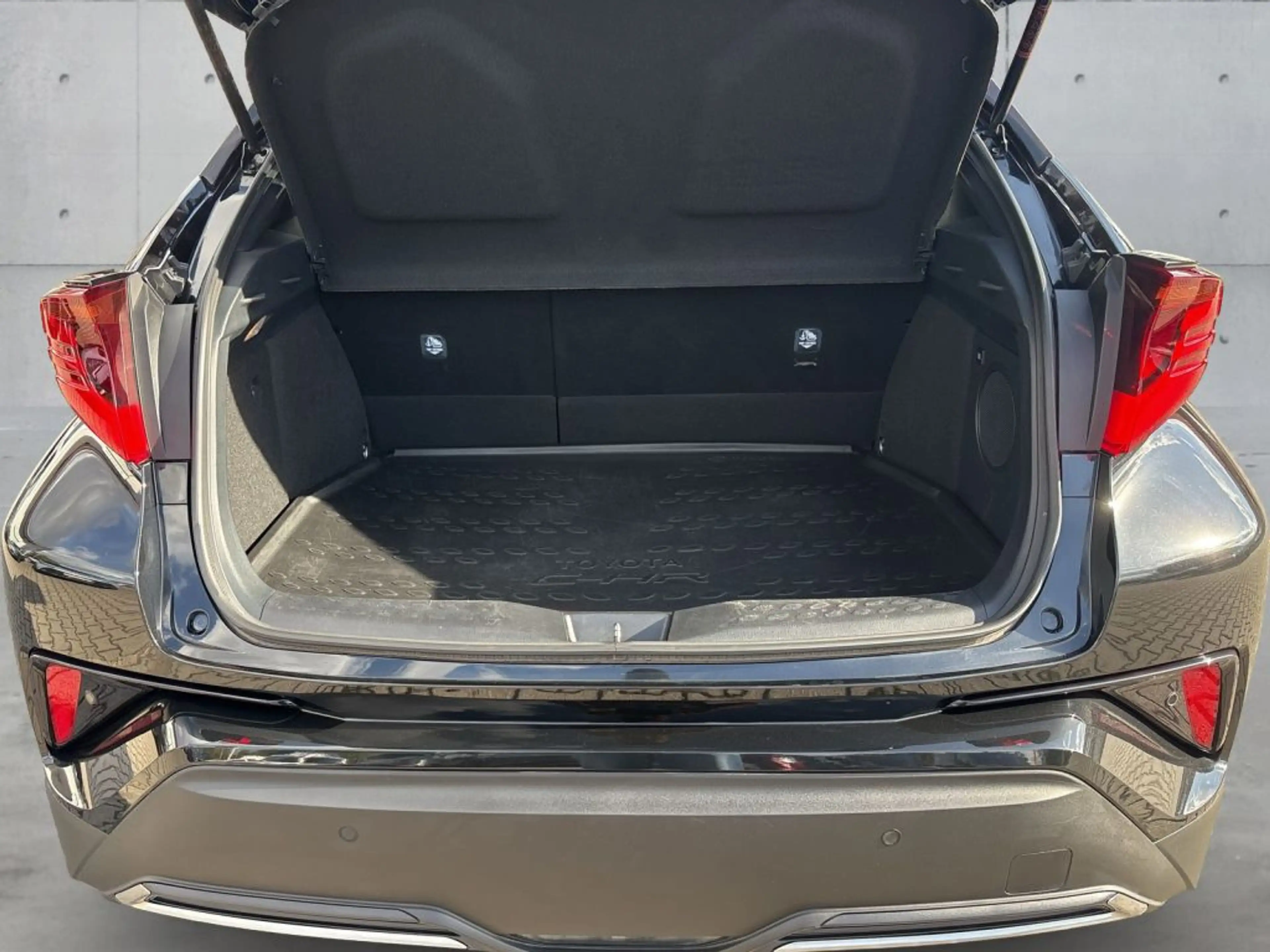 Toyota C-HR 2.0 Hybrid GR Sport Black Edition — photo 11