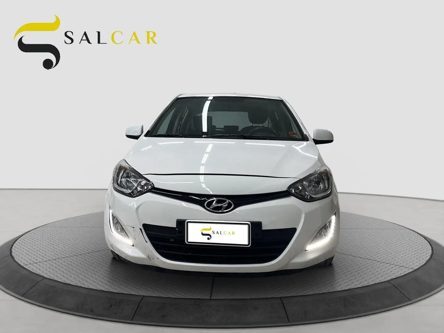 Hyundai i20 1.2 benzina 85 CV 2014 Bianco - 2