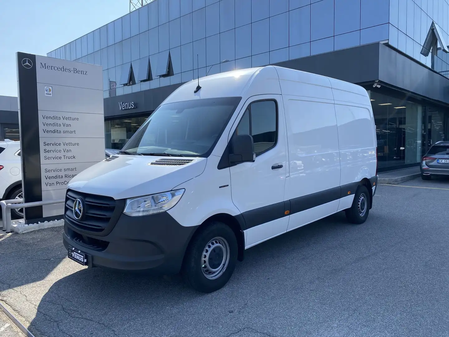Mercedes-Benz Sprinter furgone 55kWh 4batt. Bianco - 2