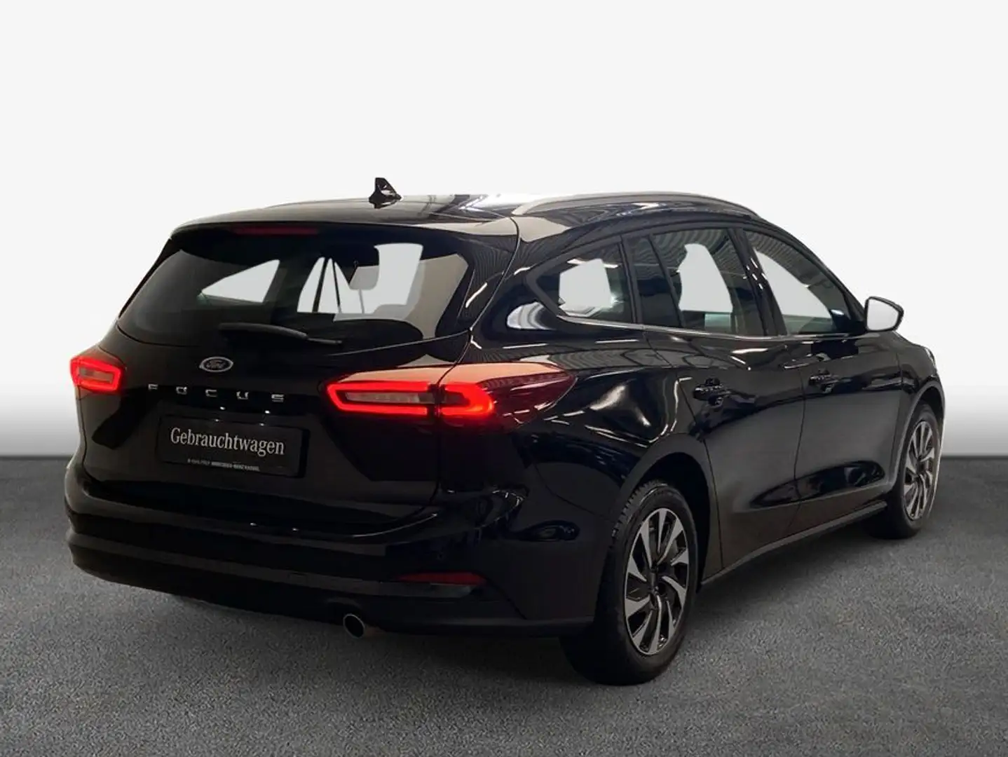 Ford Focus Turnier 1.0 EcoBoost TITANIUM Allwetterreife Zwart - 2