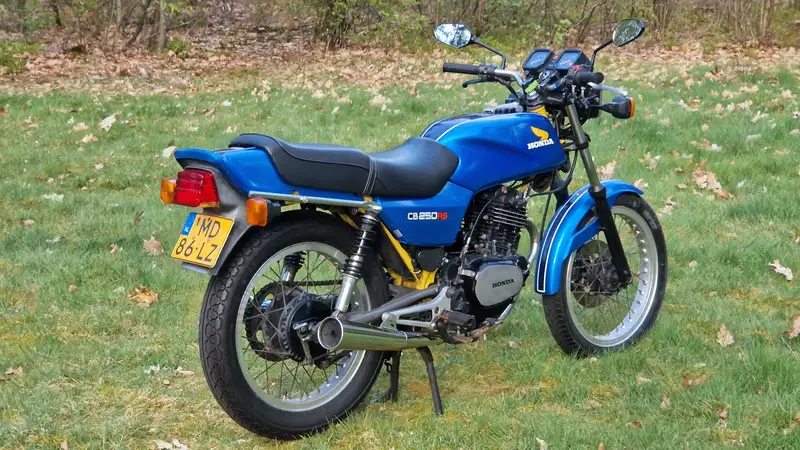 Honda CB 250 - foto 8