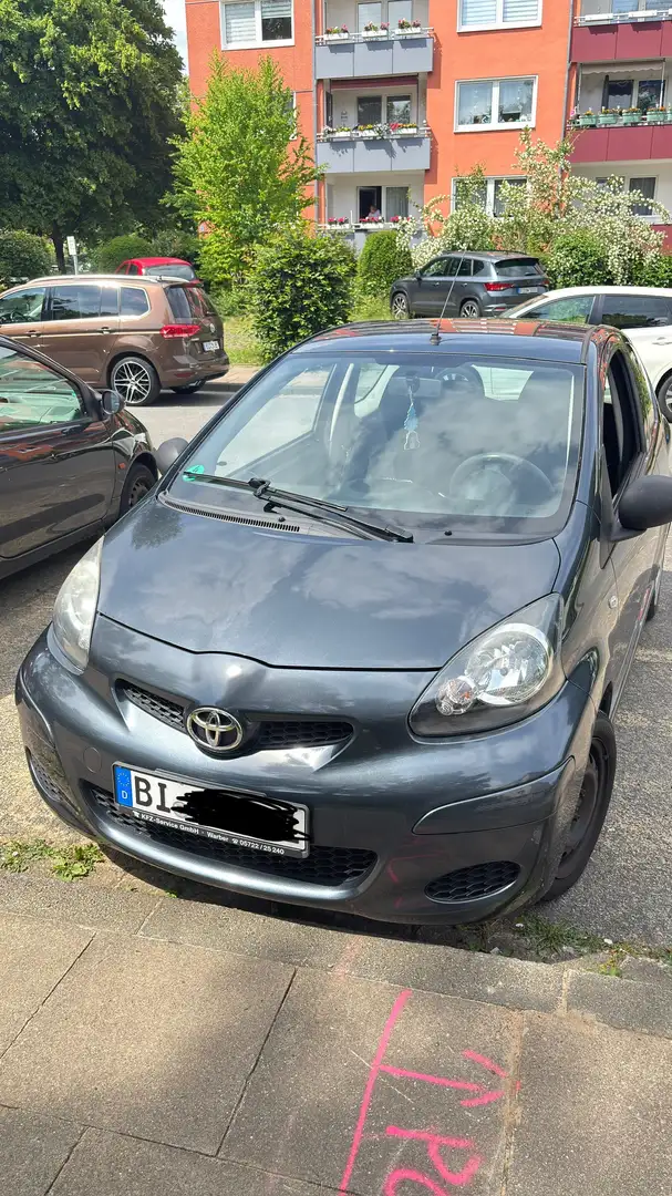Toyota Aygo Basis Grau - 1