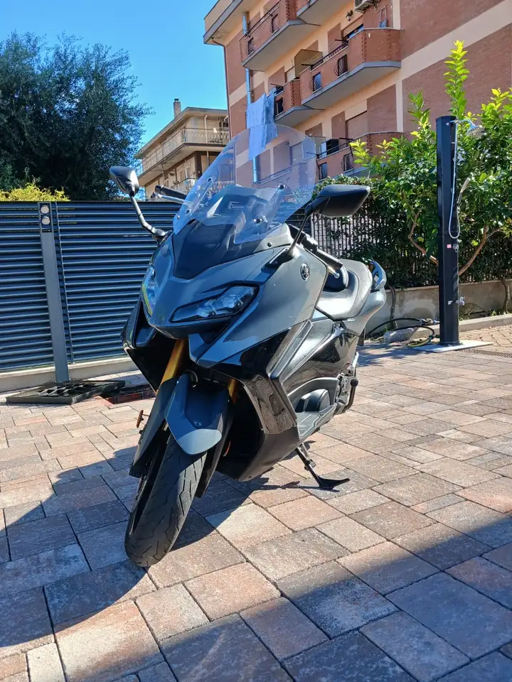 Yamaha Tmax 560