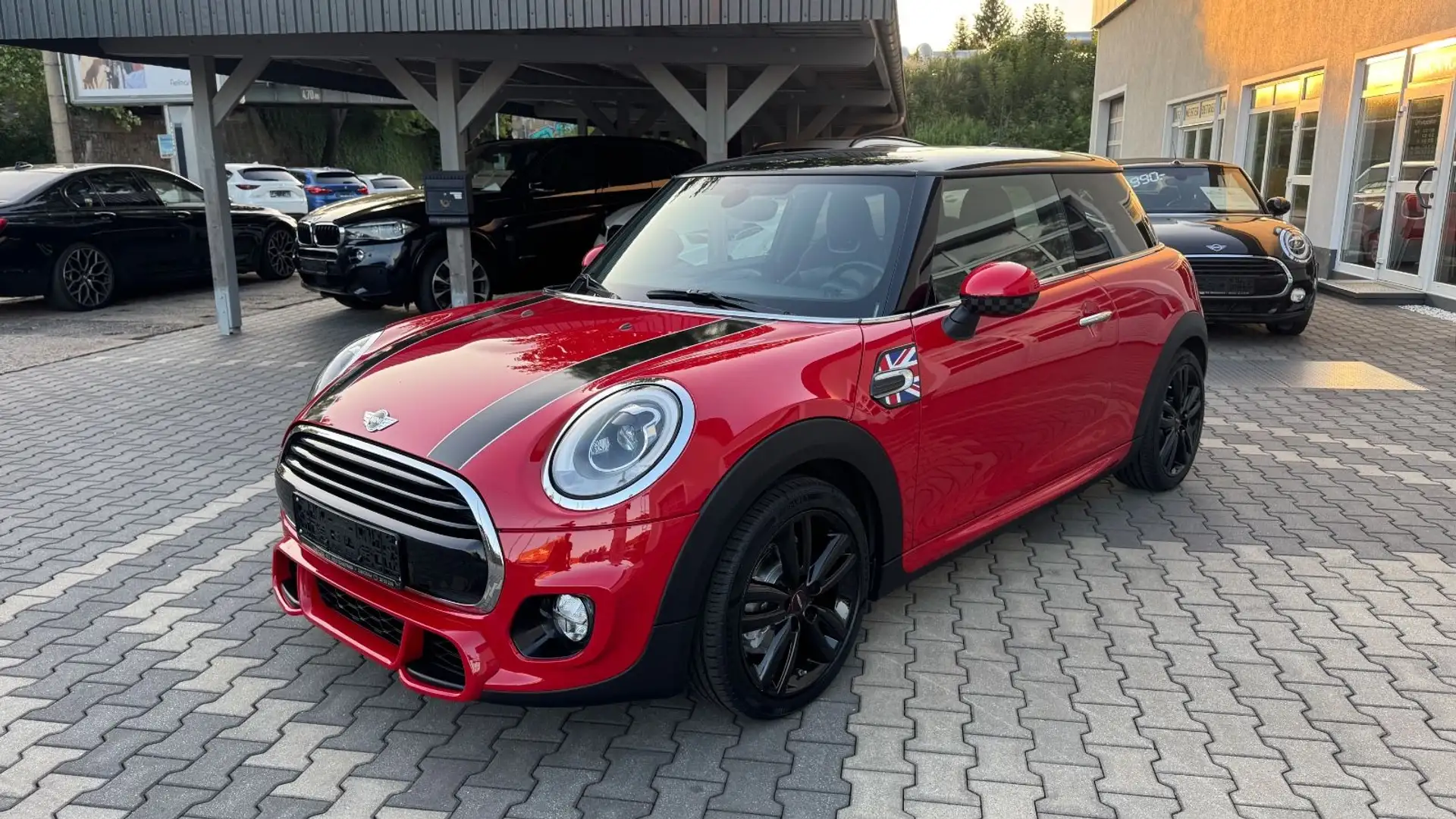 MINI Cooper 3-trg. John Cooper Works LED Navi Pano H&K Rot - 2