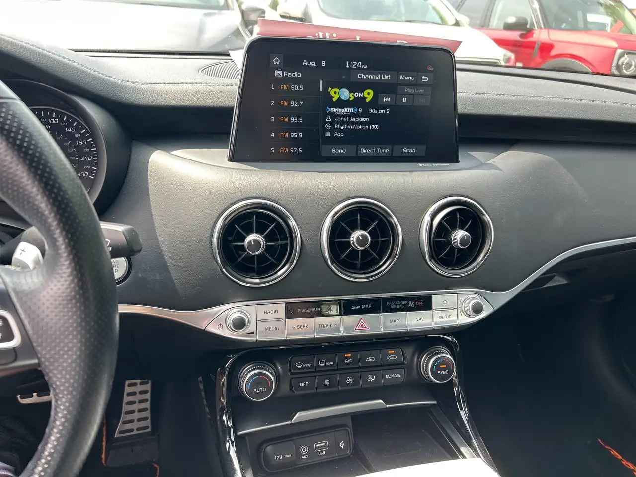 Kia Stinger снимка Kia Stinger