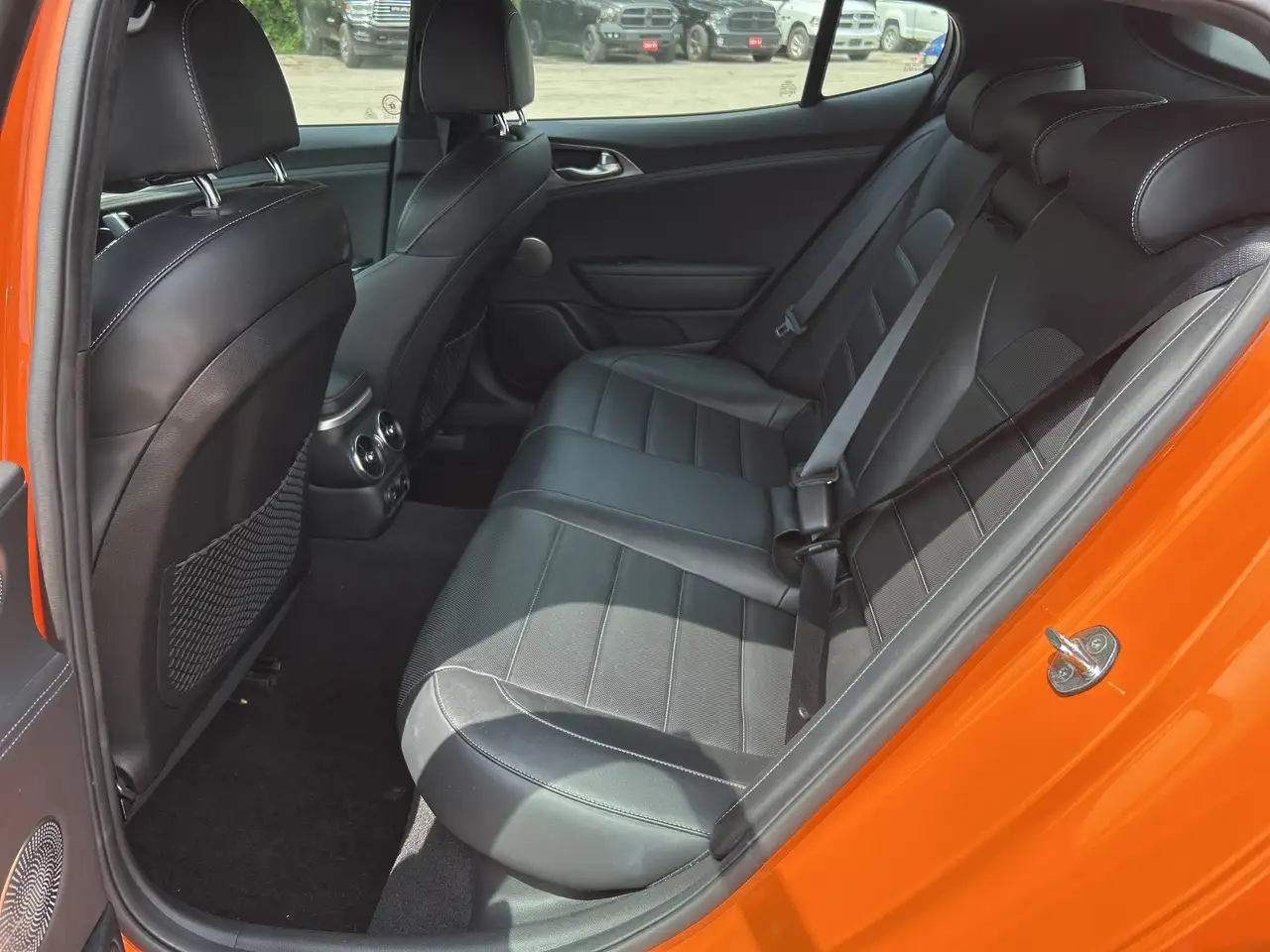 Kia Stinger снимка Kia Stinger