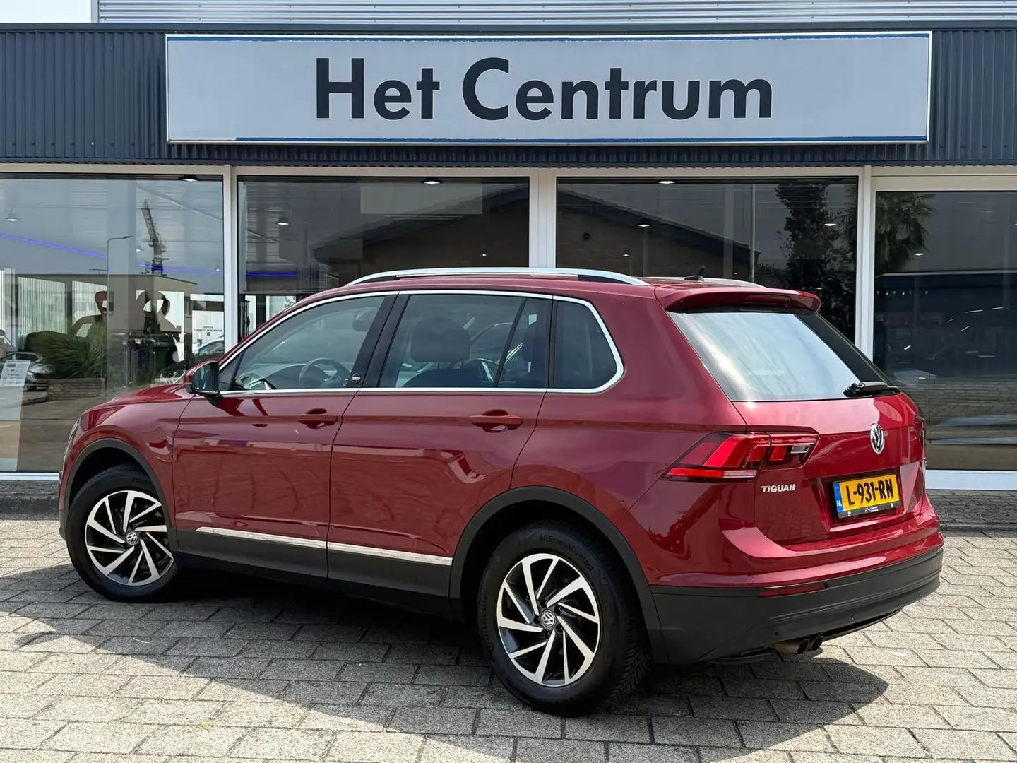 Volkswagen Tiguan 1.4 TSI Comfortline Sound - Virtual cockpit - Navi Rood - 2