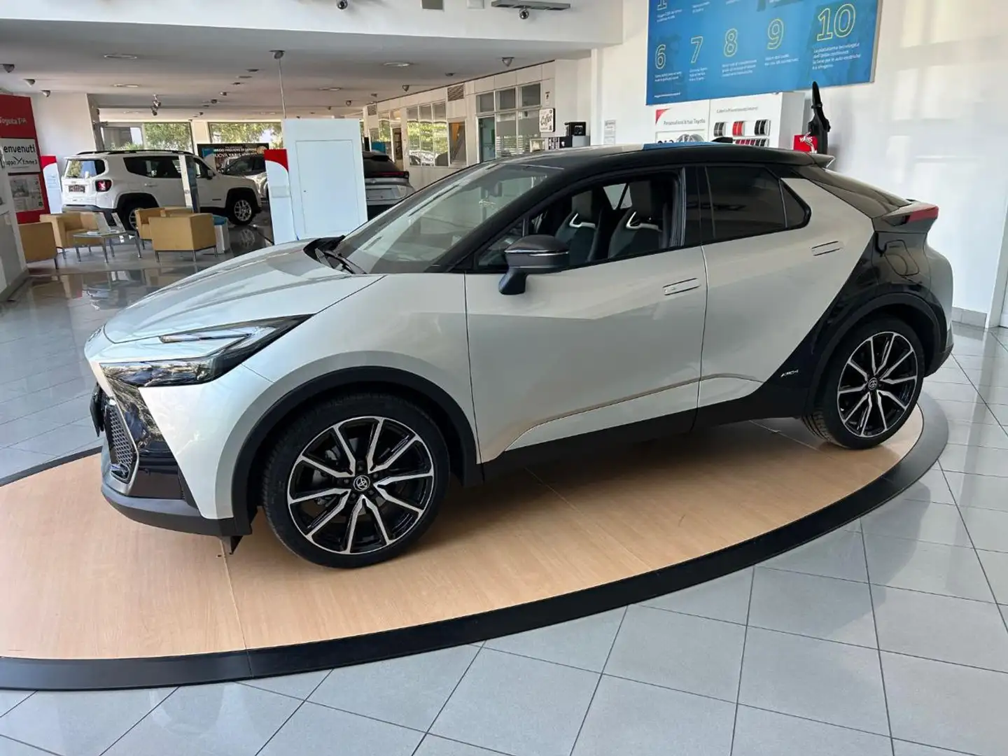 Toyota C-HR 2.0 HV AWD GR Sport Premiere Argento - 2