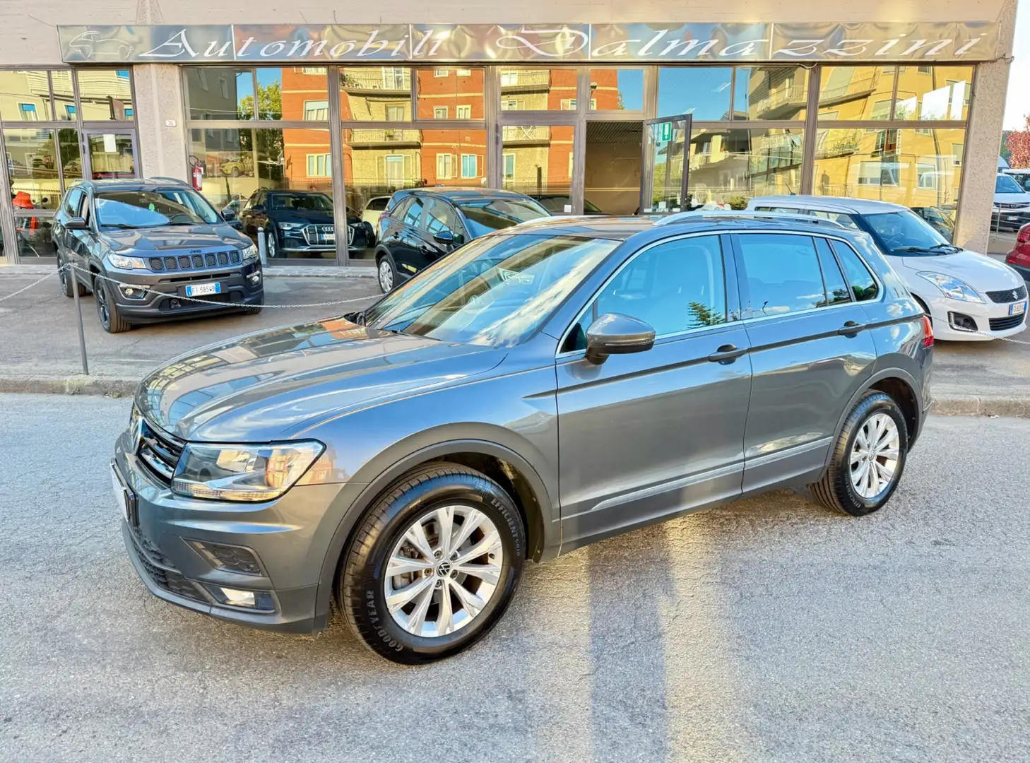 Volkswagen Tiguan Tiguan 2.0 TDI DSG 4MOTION Business Grigio - 1