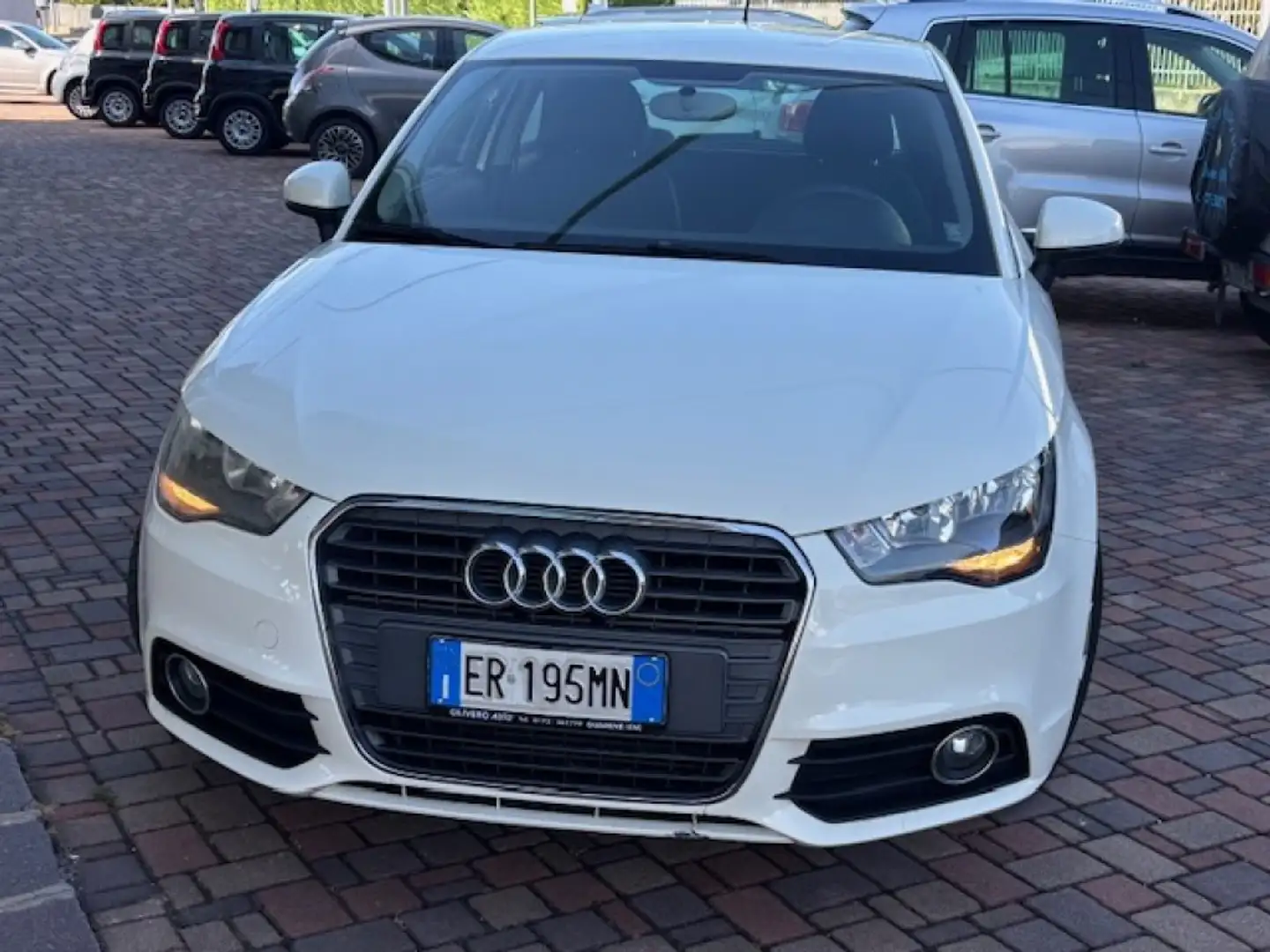 Audi A1 1.6 TDI Attraction White - 2