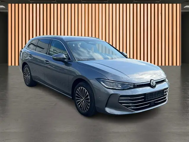 Volkswagen Passat view 5