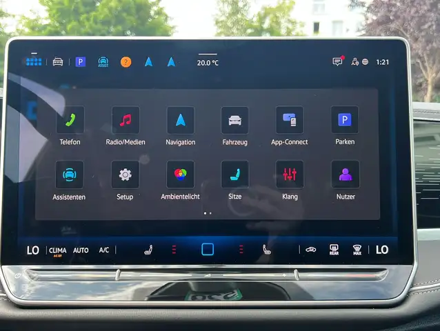 Volkswagen Passat view 19