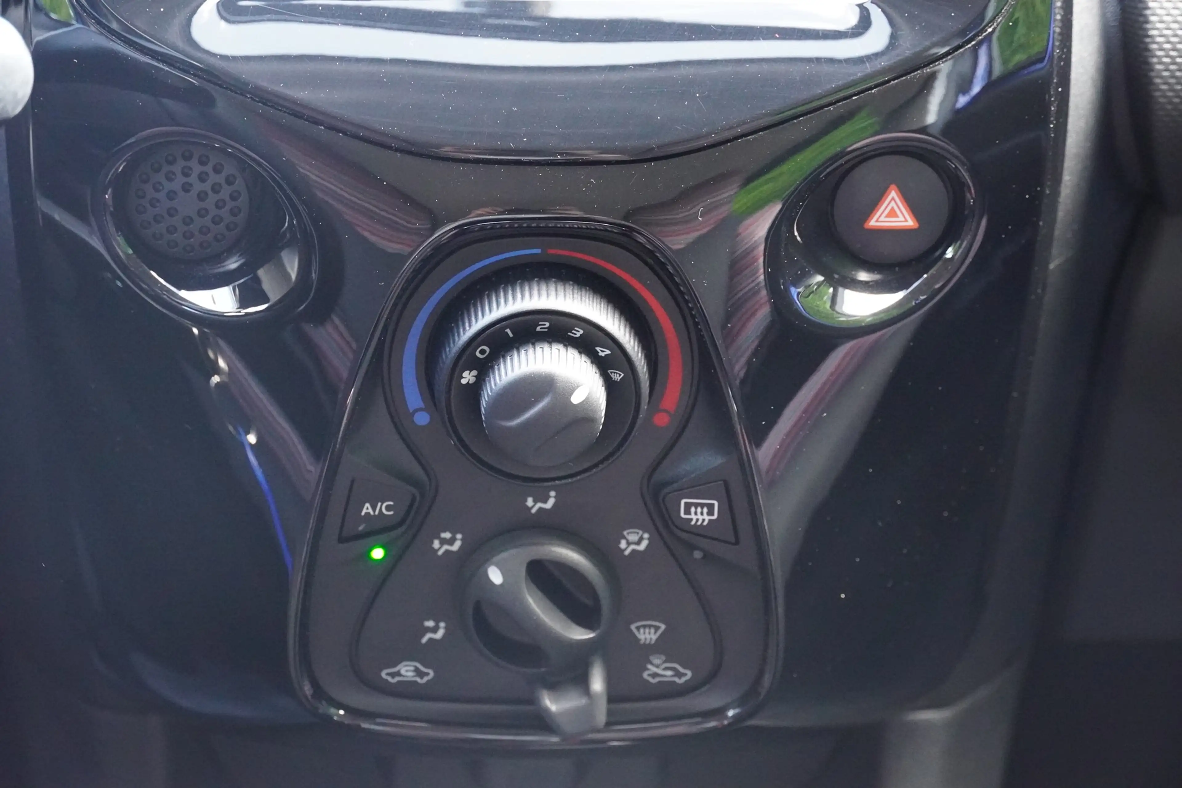 Citroen C1 1.0 VTi Klima Tempomat Freisprechanlage USB — photo 11