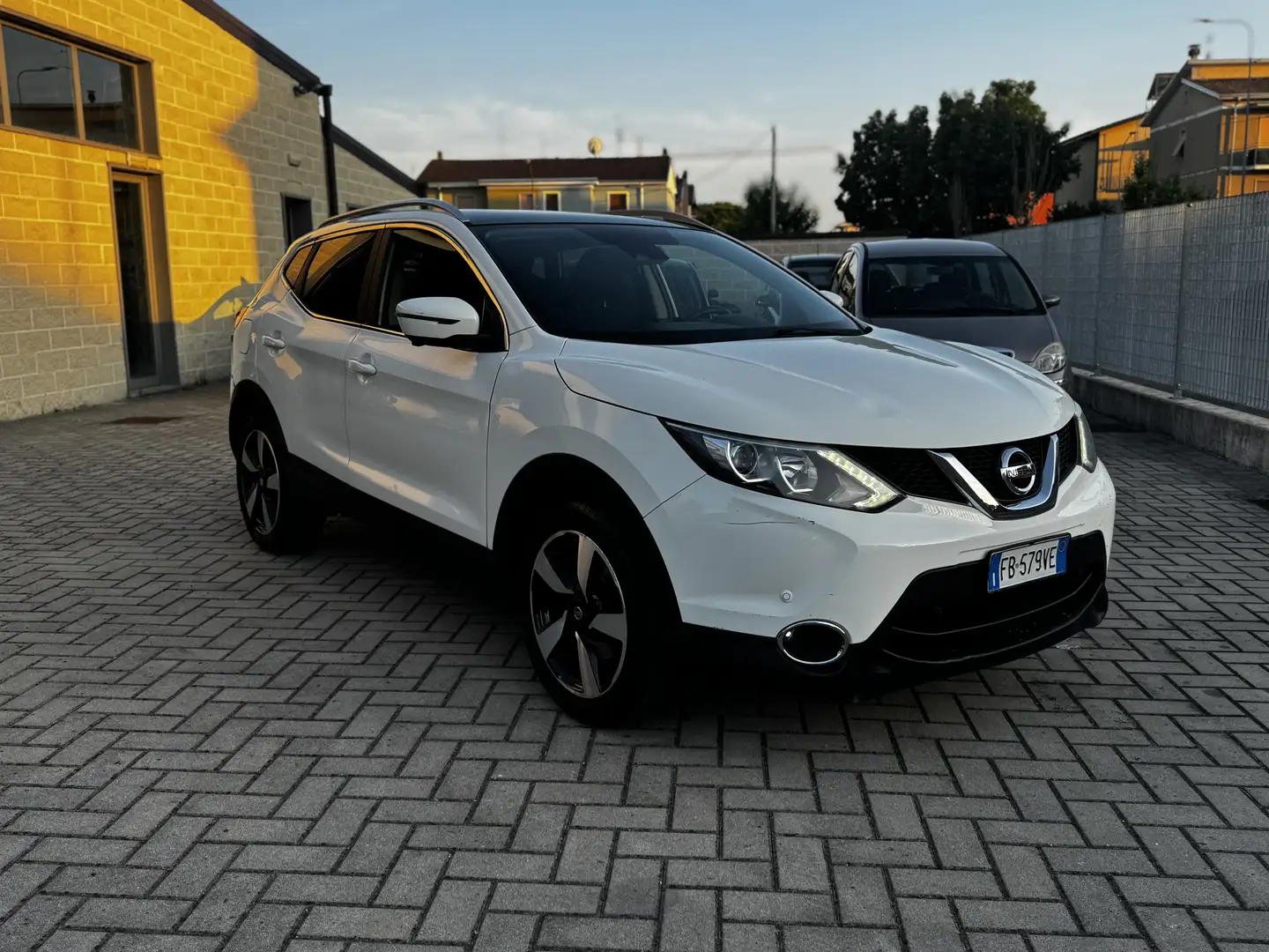 Nissan Qashqai 1.5 dci Tekna 110cv - 2
