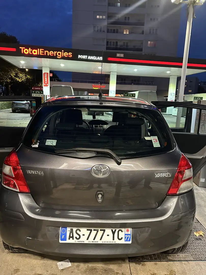 Toyota Yaris 1.4 - 90 D-4D Confort Pack - 2