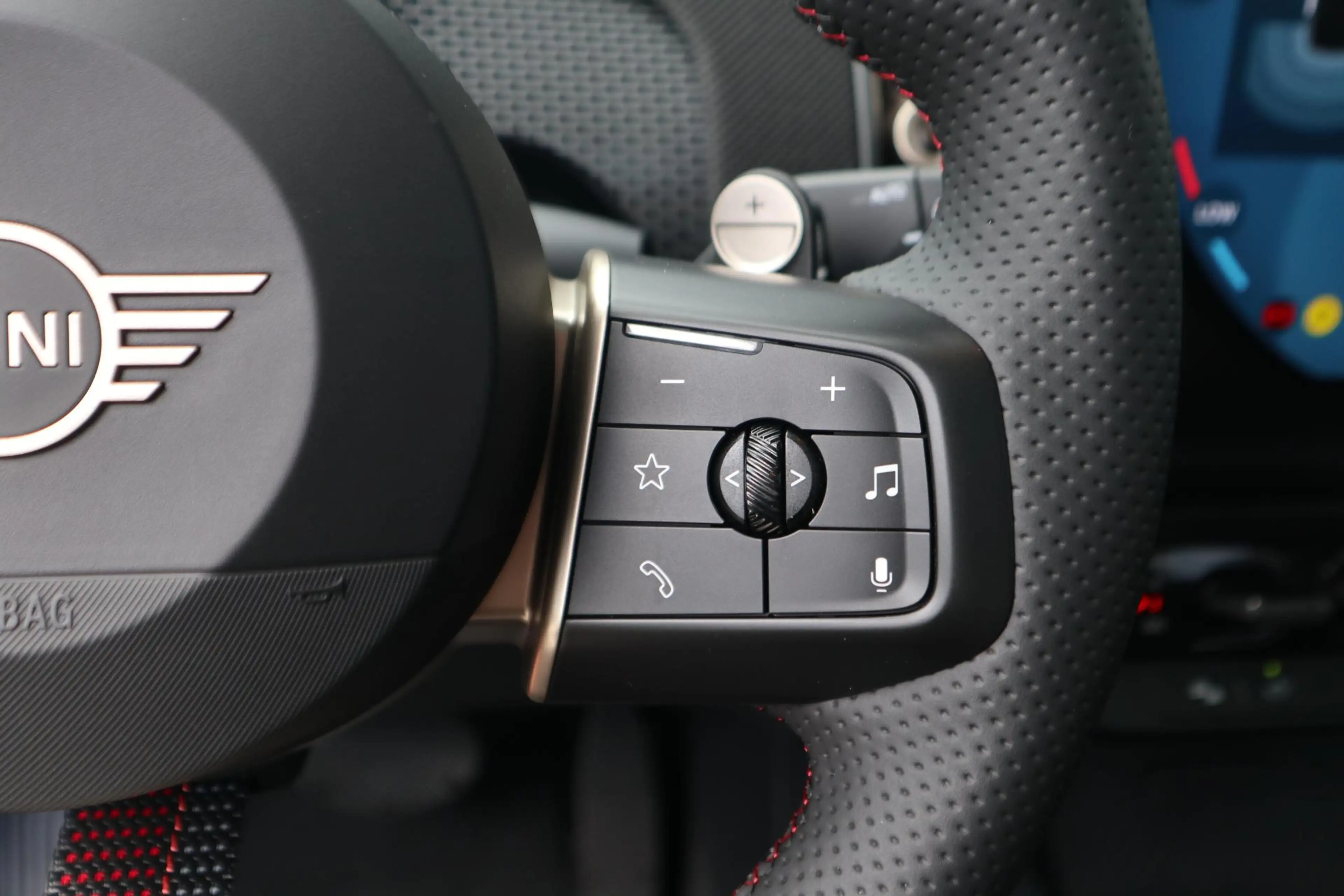 MINI Countryman C | Pakket M + John Cooper Works Uitvoering — photo 9
