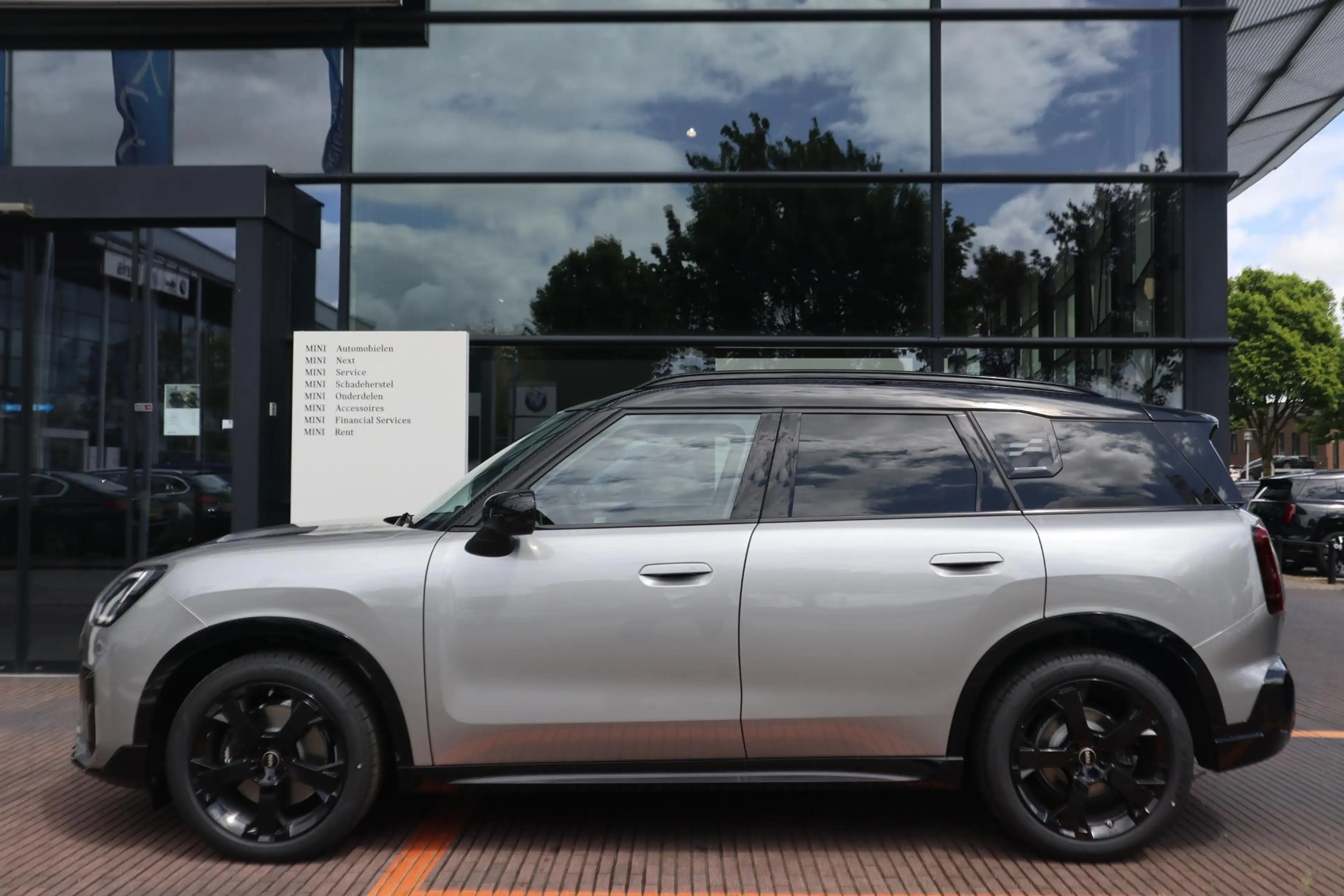 MINI Countryman C | Pakket M + John Cooper Works Uitvoering — photo 3