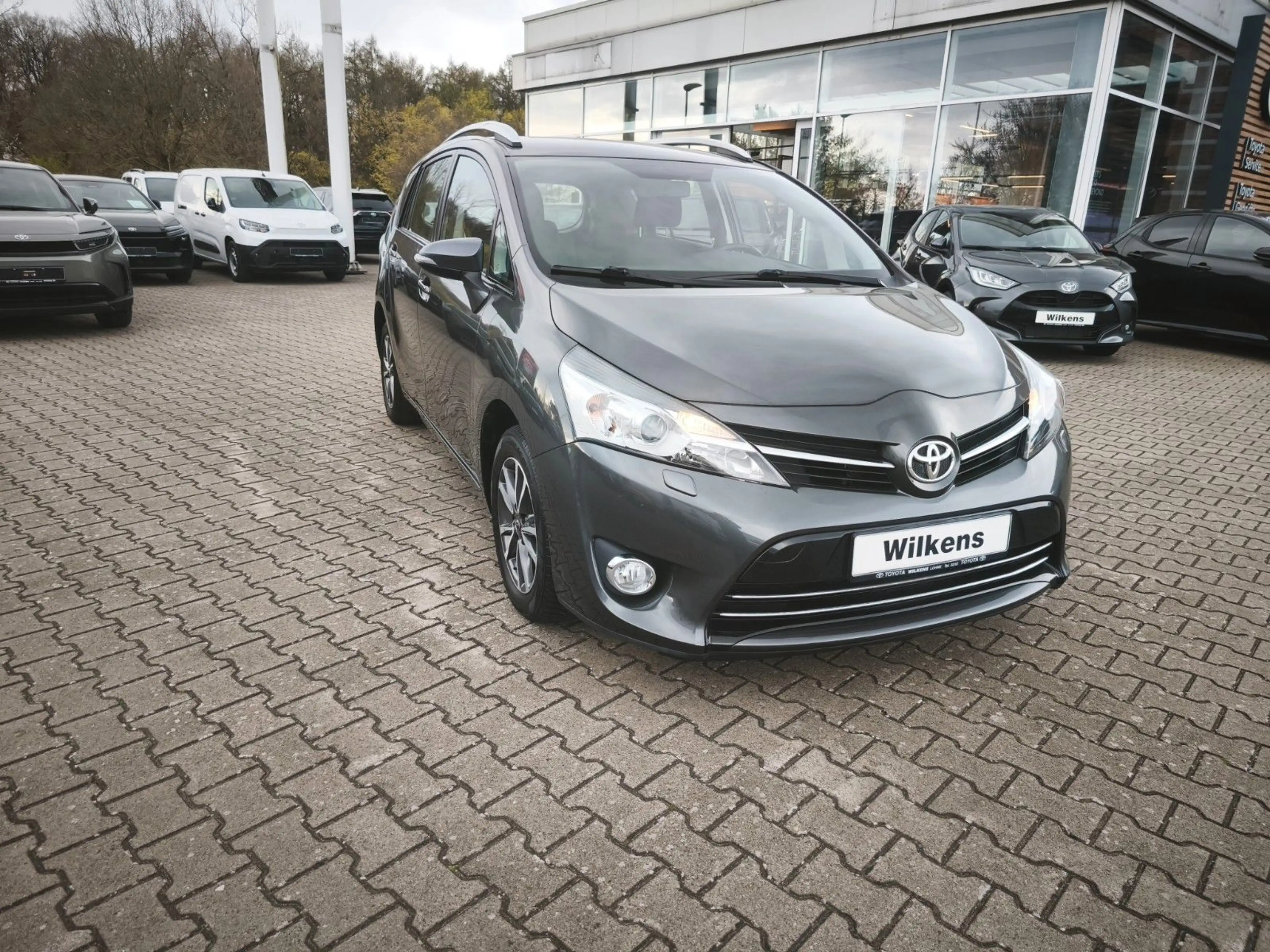Toyota Verso Life