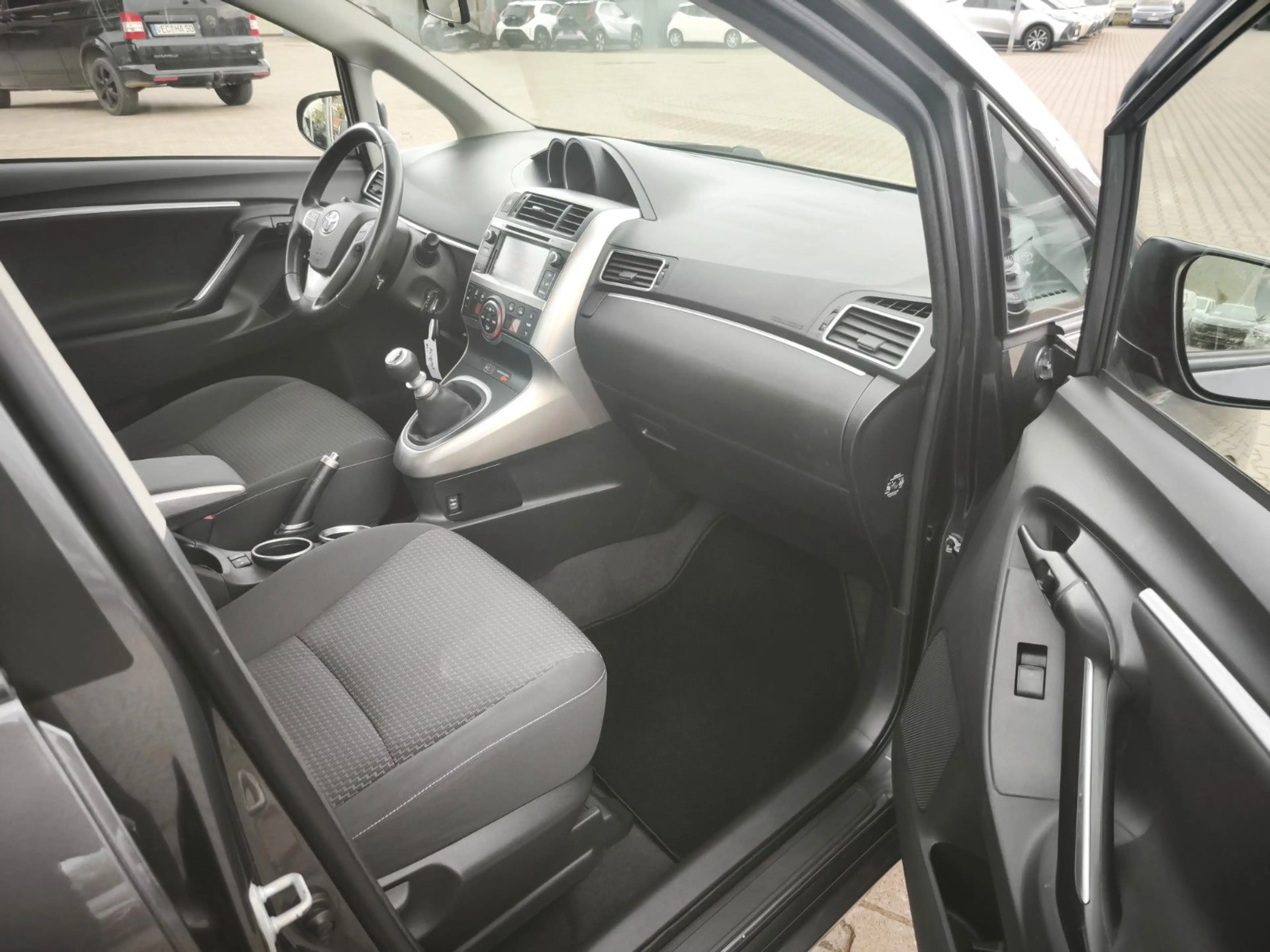 Toyota Verso Life — photo 10