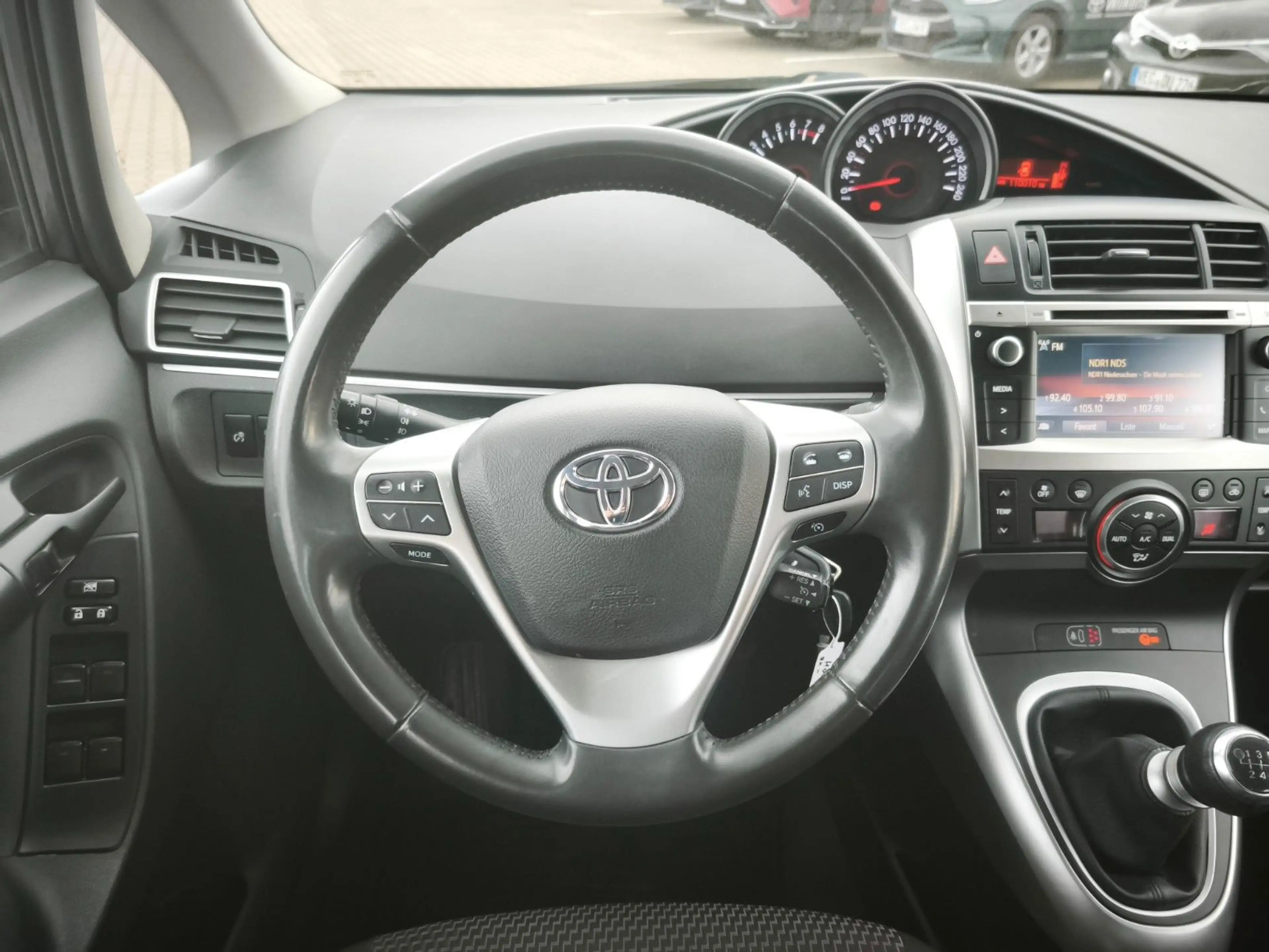Toyota Verso Life — photo 14