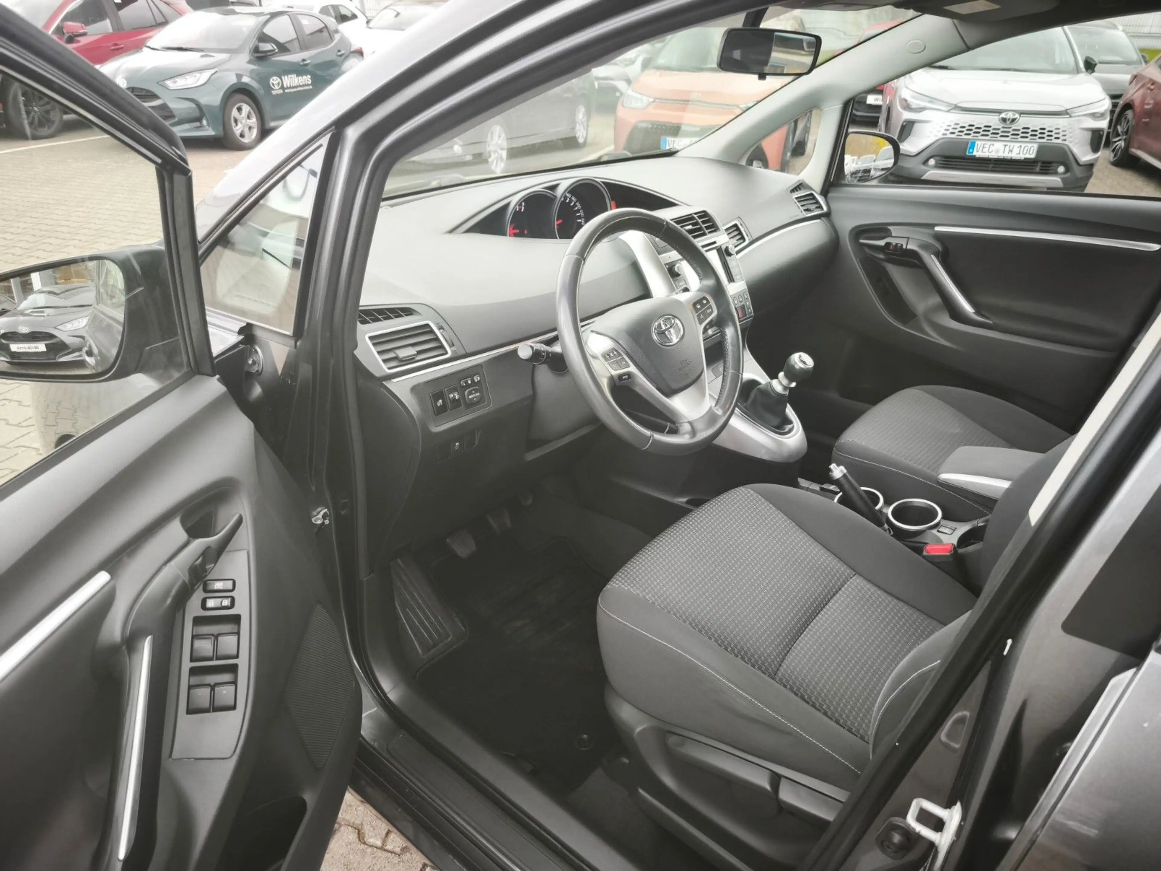 Toyota Verso Life — photo 8