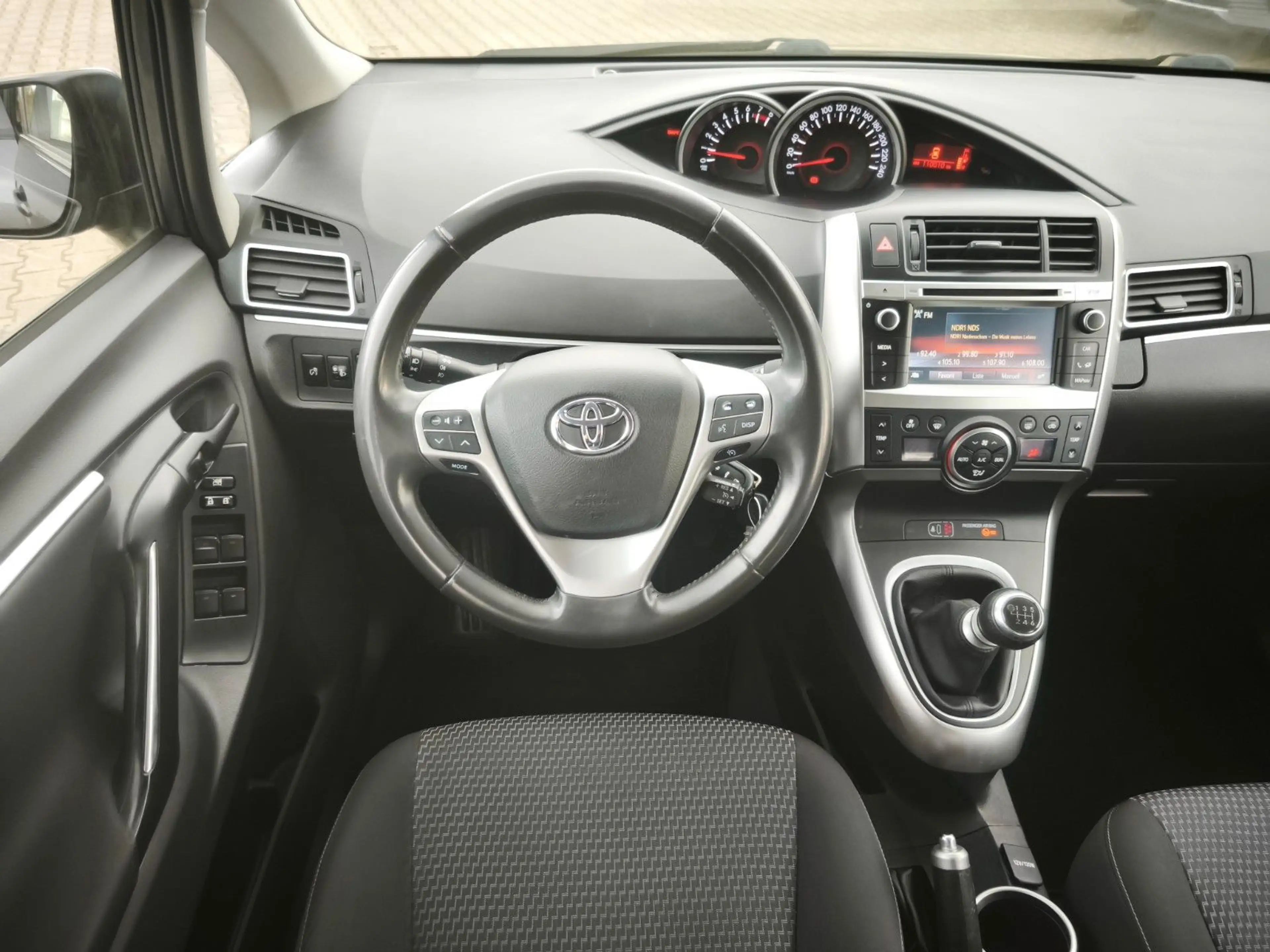 Toyota Verso Life — photo 13