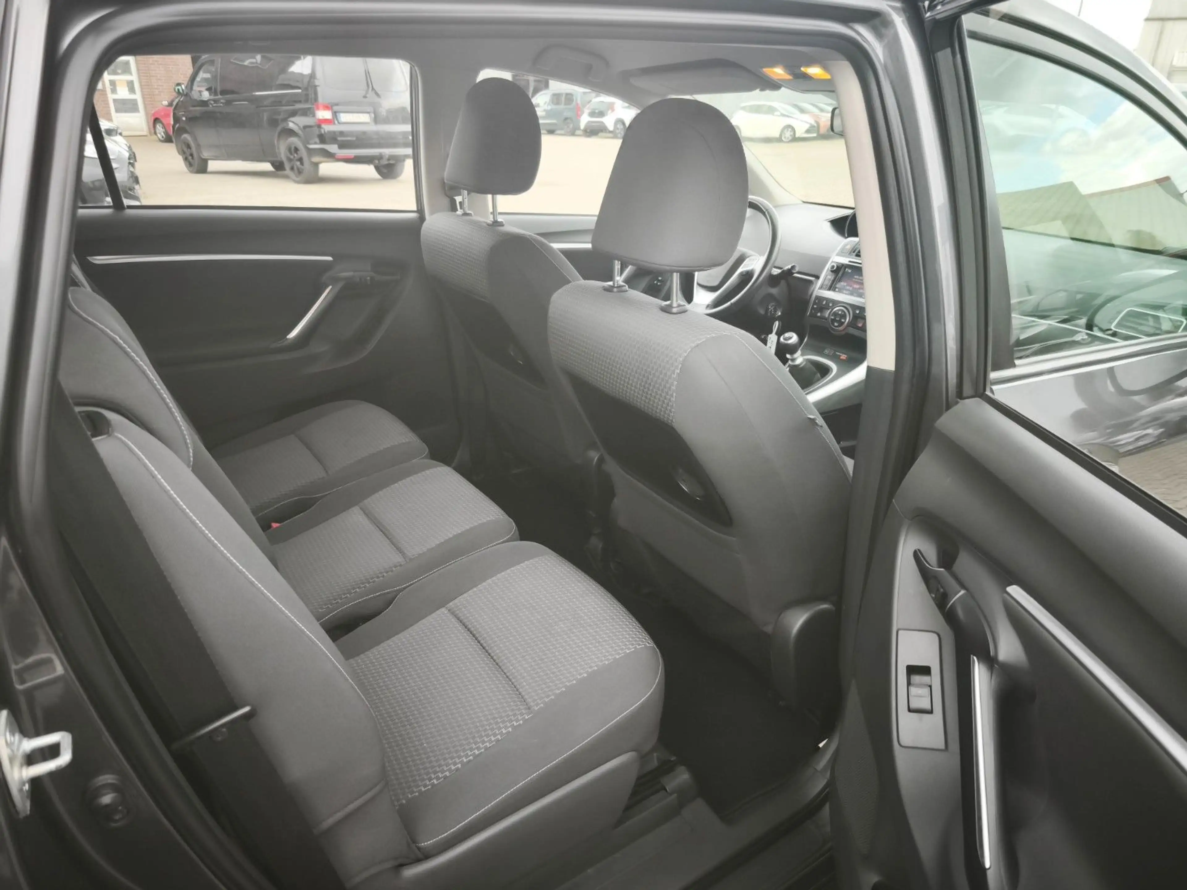 Toyota Verso Life — photo 11