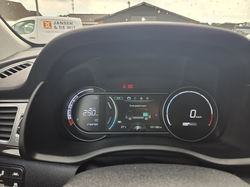 Kia e-Niro ExecutiveLine 64 kWh — photo 36