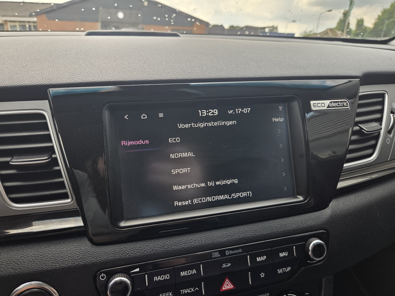 Kia e-Niro ExecutiveLine 64 kWh — photo 37