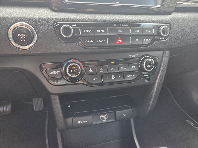 Kia e-Niro ExecutiveLine 64 kWh — photo 31