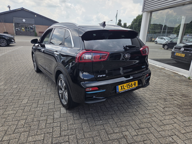 Kia e-Niro ExecutiveLine 64 kWh — photo 11