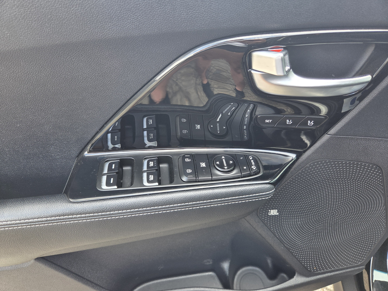 Kia e-Niro ExecutiveLine 64 kWh — photo 19