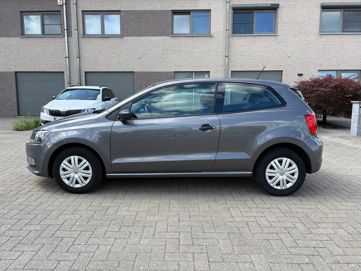 Volkswagen Polo Polo 1.2 TSI Blue Motion Technology beats Gris - 2