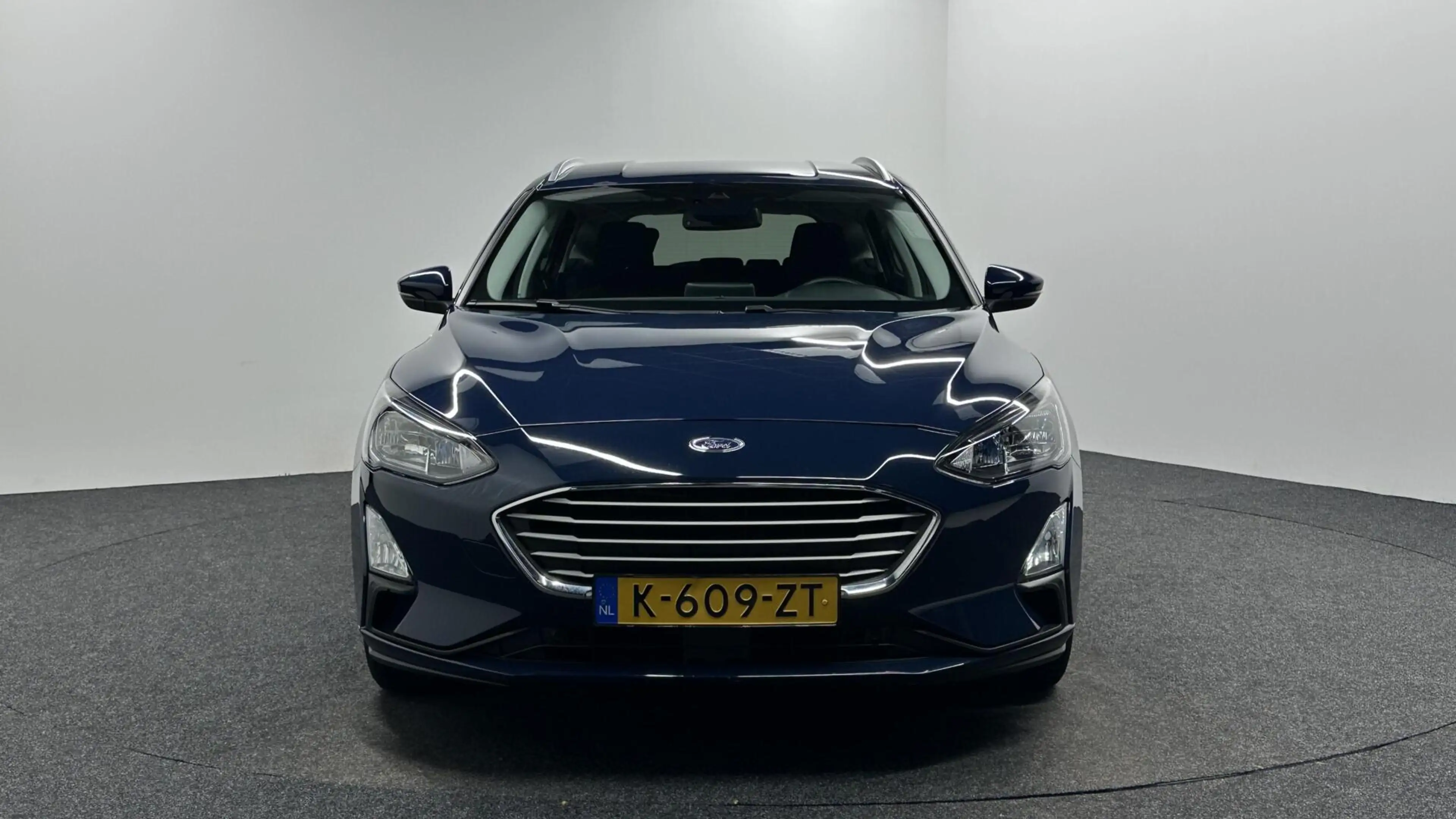 Ford Focus Wagon 1.0 EcoBoost Trend Edition Business CARPLAY — photo 6