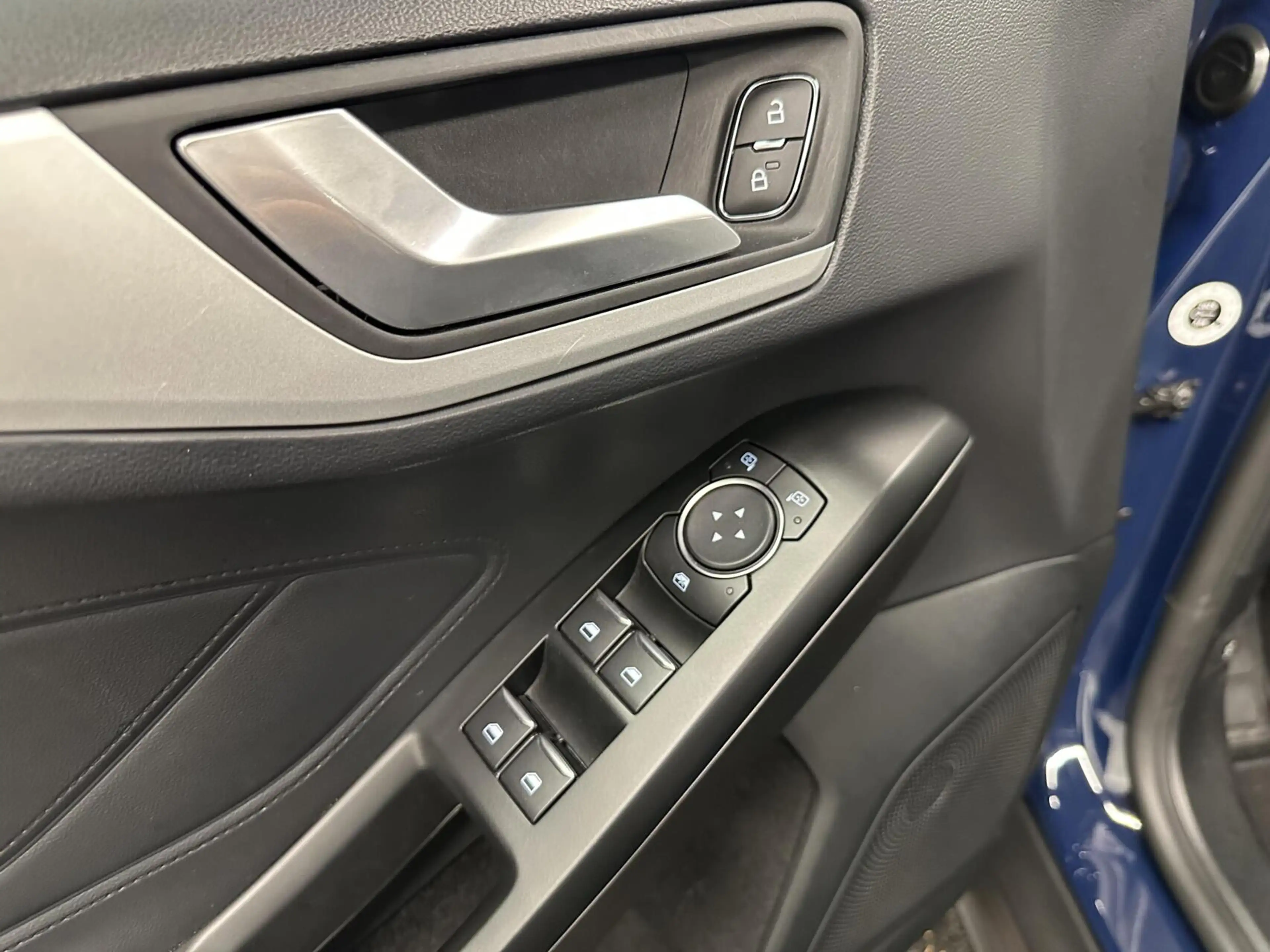 Ford Focus Wagon 1.0 EcoBoost Trend Edition Business CARPLAY — photo 16