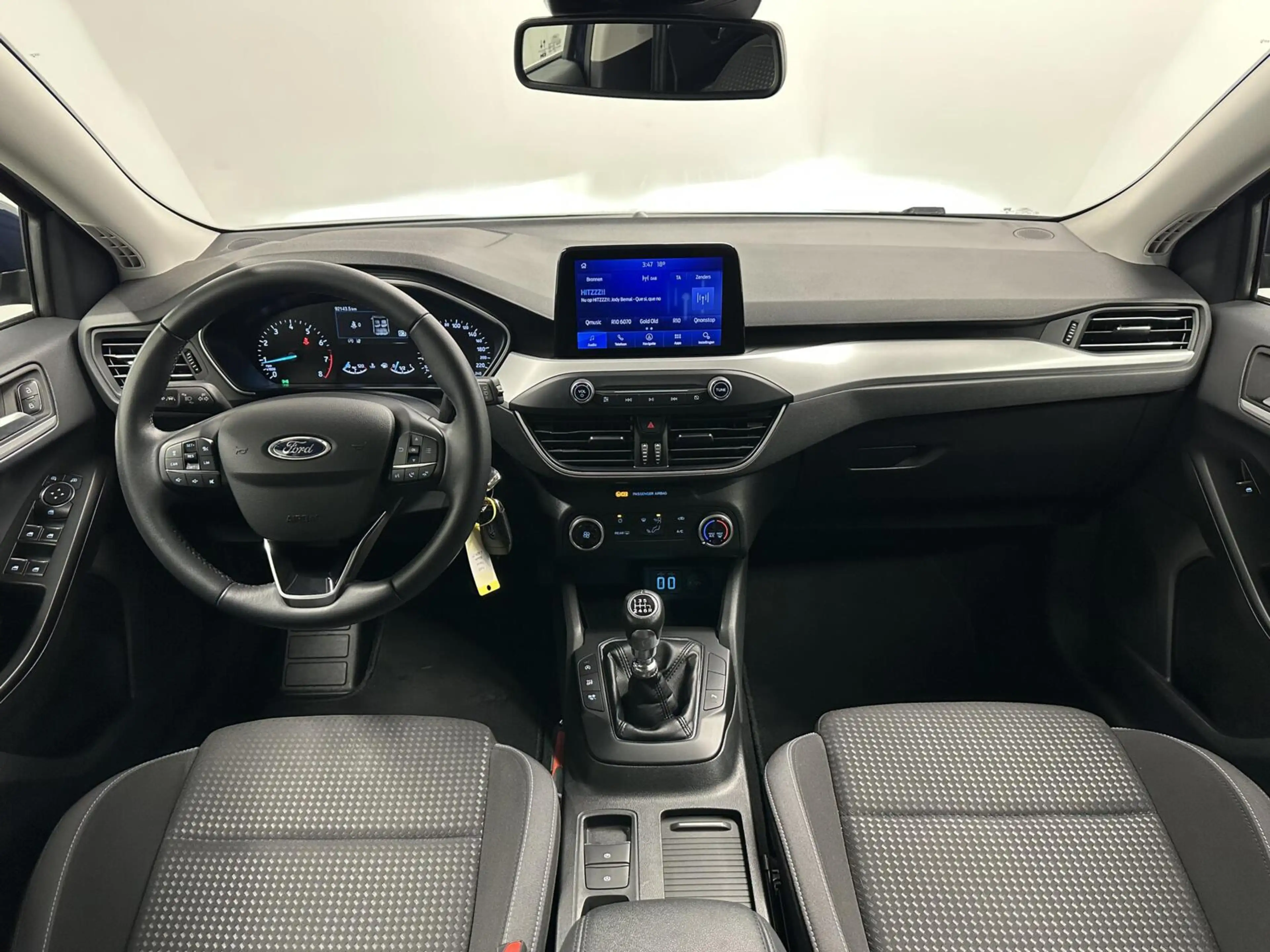 Ford Focus Wagon 1.0 EcoBoost Trend Edition Business CARPLAY — photo 2