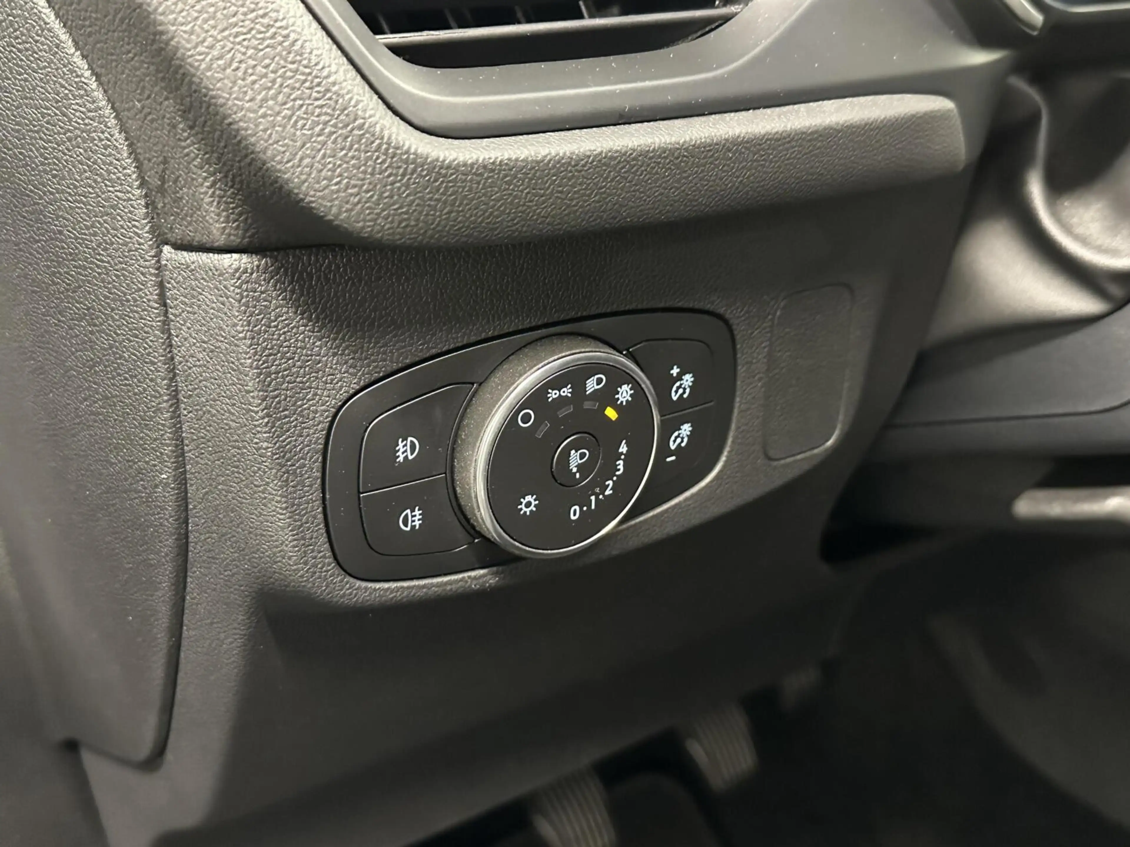 Ford Focus Wagon 1.0 EcoBoost Trend Edition Business CARPLAY — photo 17