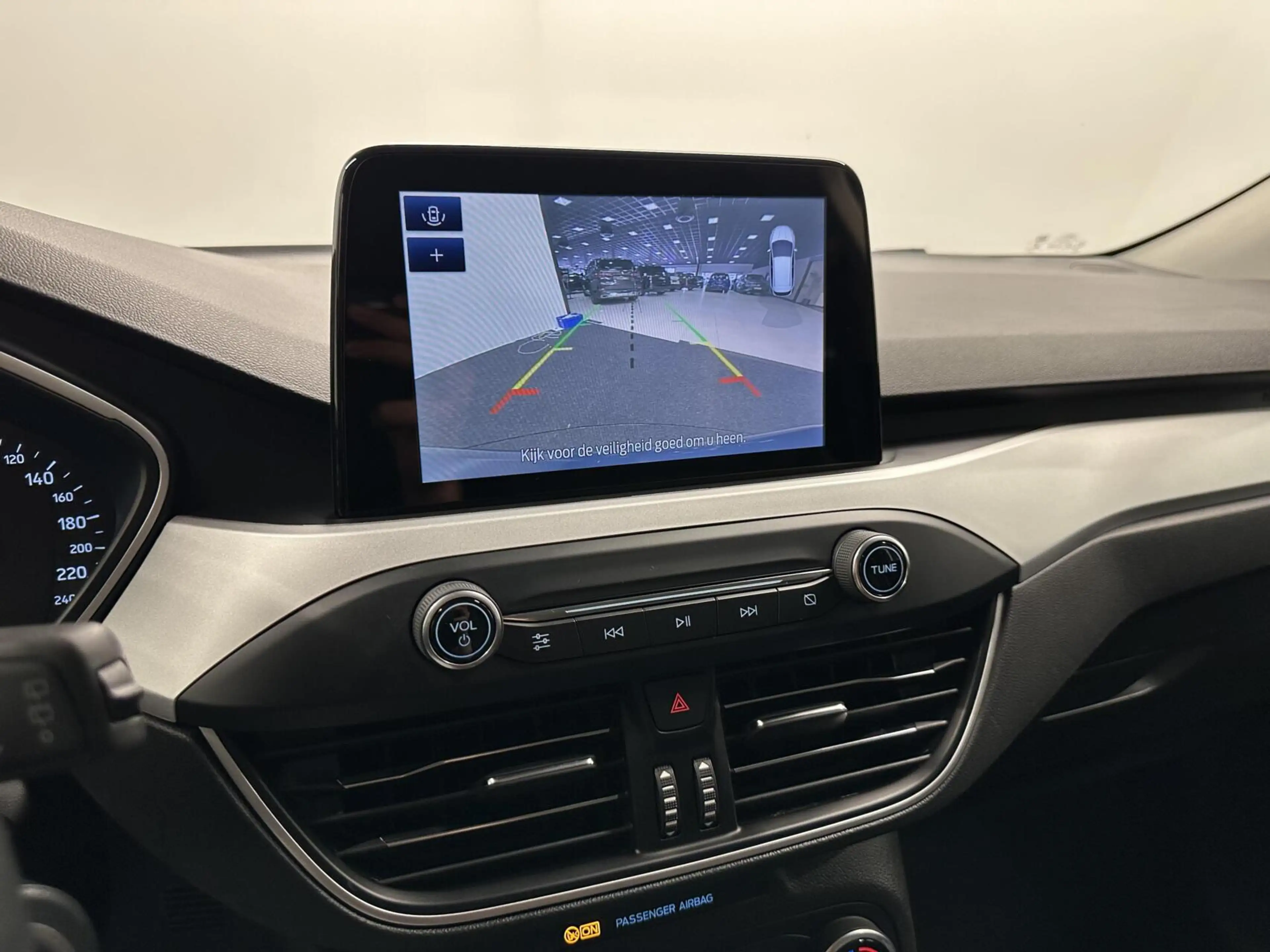 Ford Focus Wagon 1.0 EcoBoost Trend Edition Business CARPLAY — photo 30