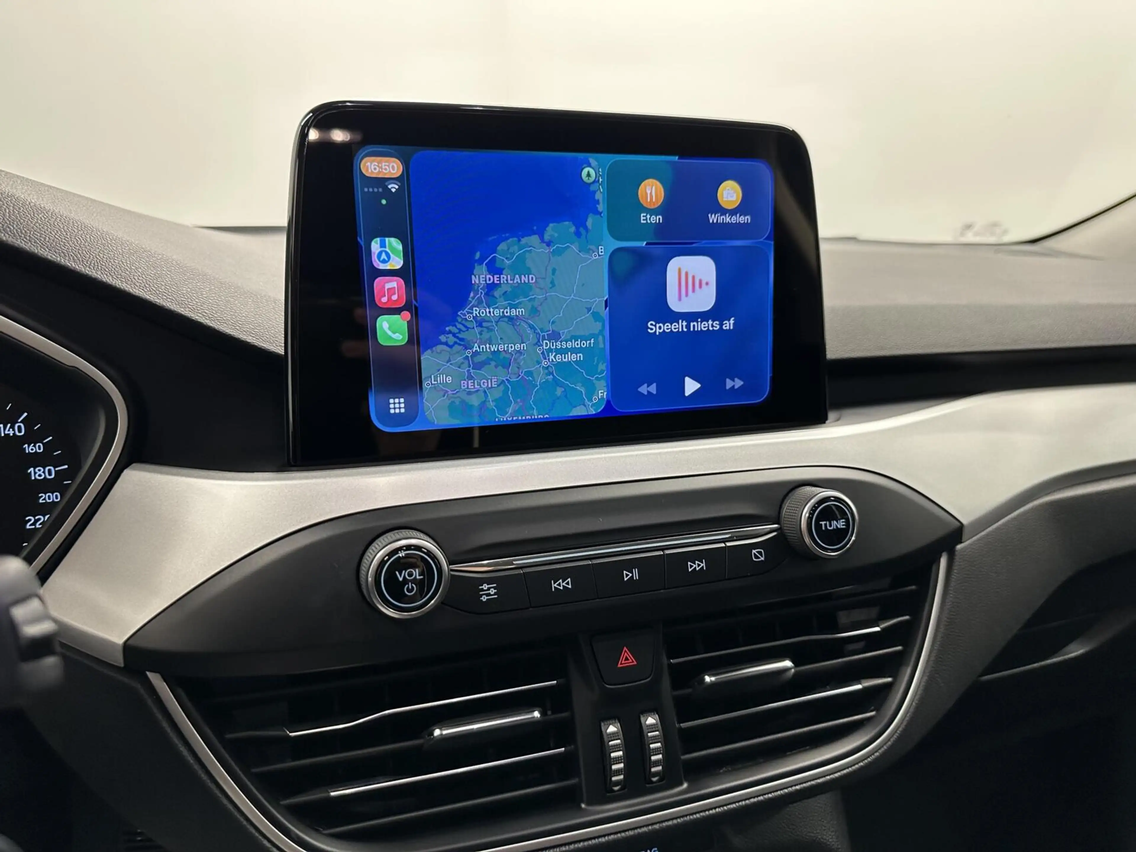 Ford Focus Wagon 1.0 EcoBoost Trend Edition Business CARPLAY — photo 33