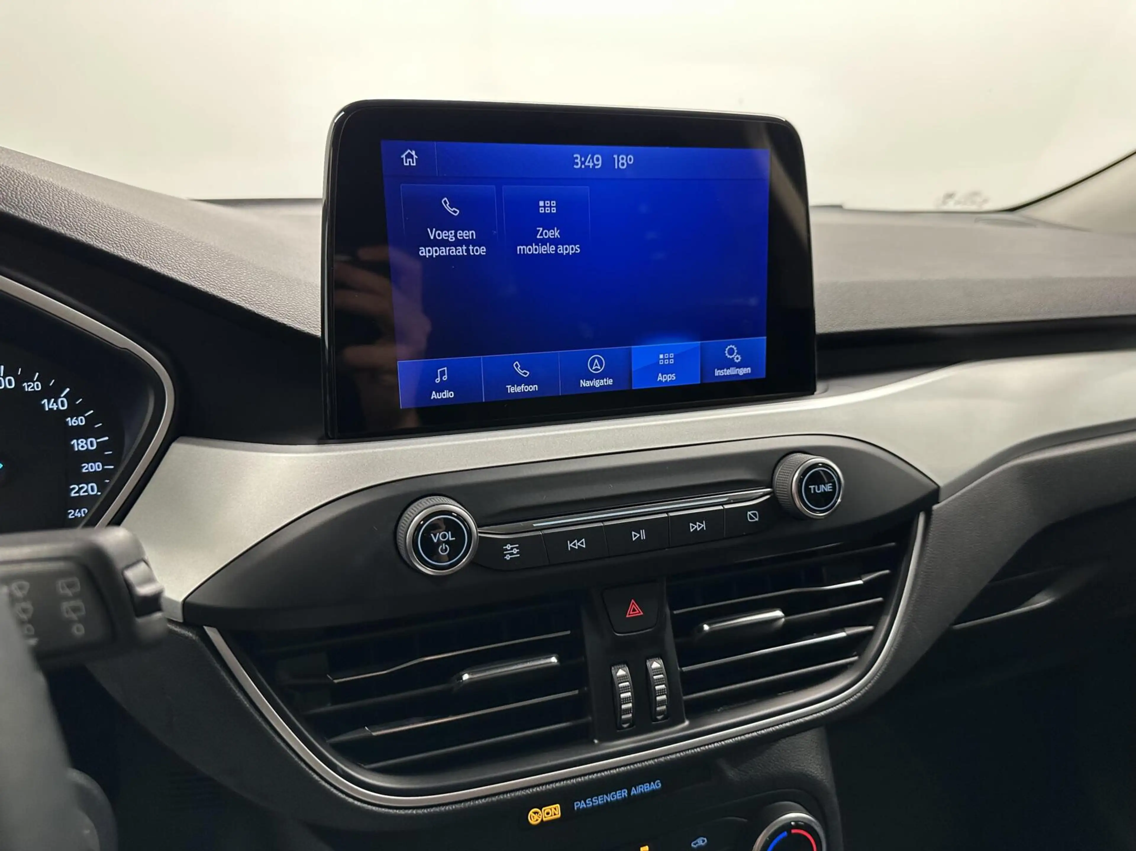 Ford Focus Wagon 1.0 EcoBoost Trend Edition Business CARPLAY — photo 27