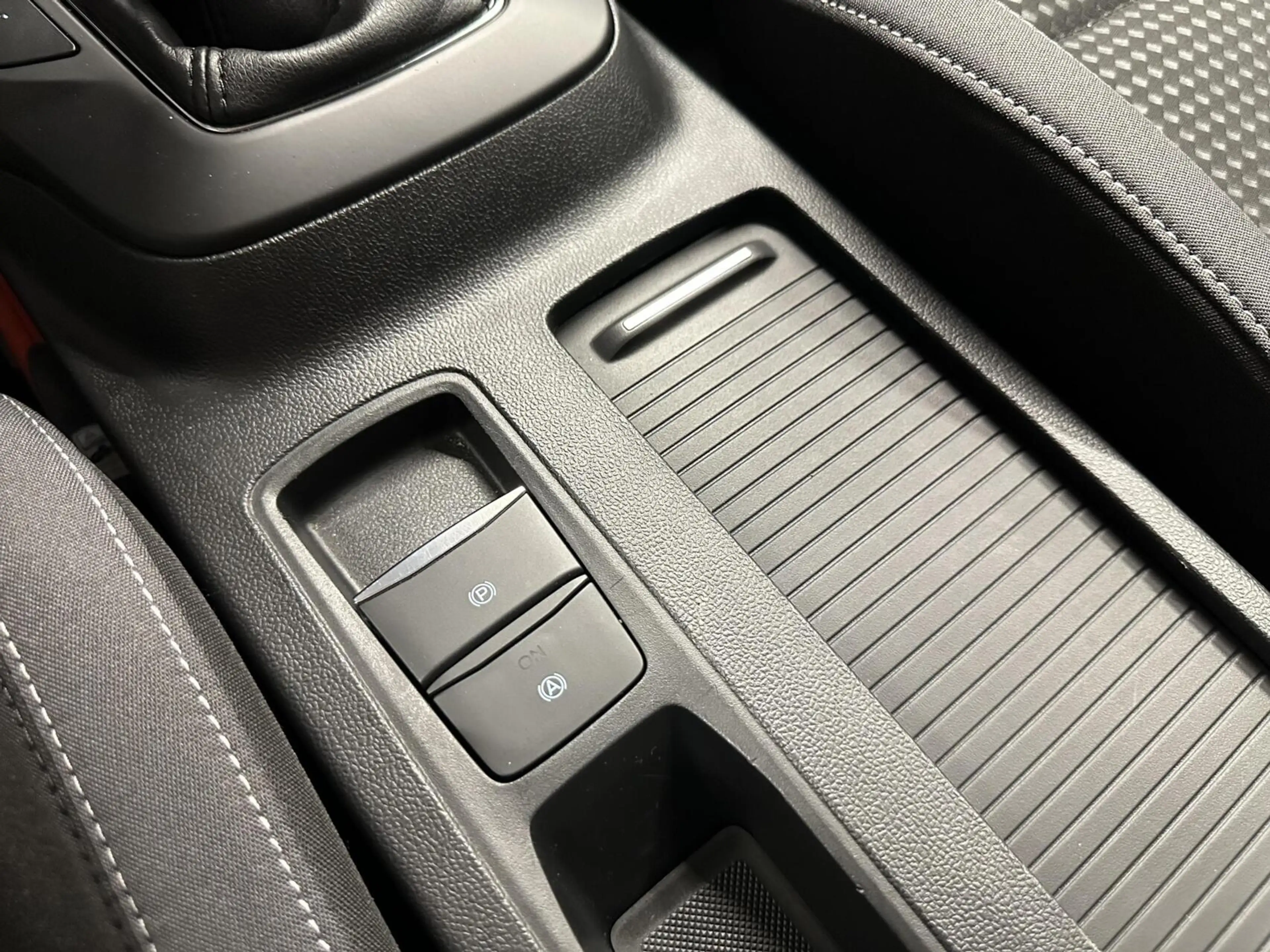 Ford Focus Wagon 1.0 EcoBoost Trend Edition Business CARPLAY — photo 38