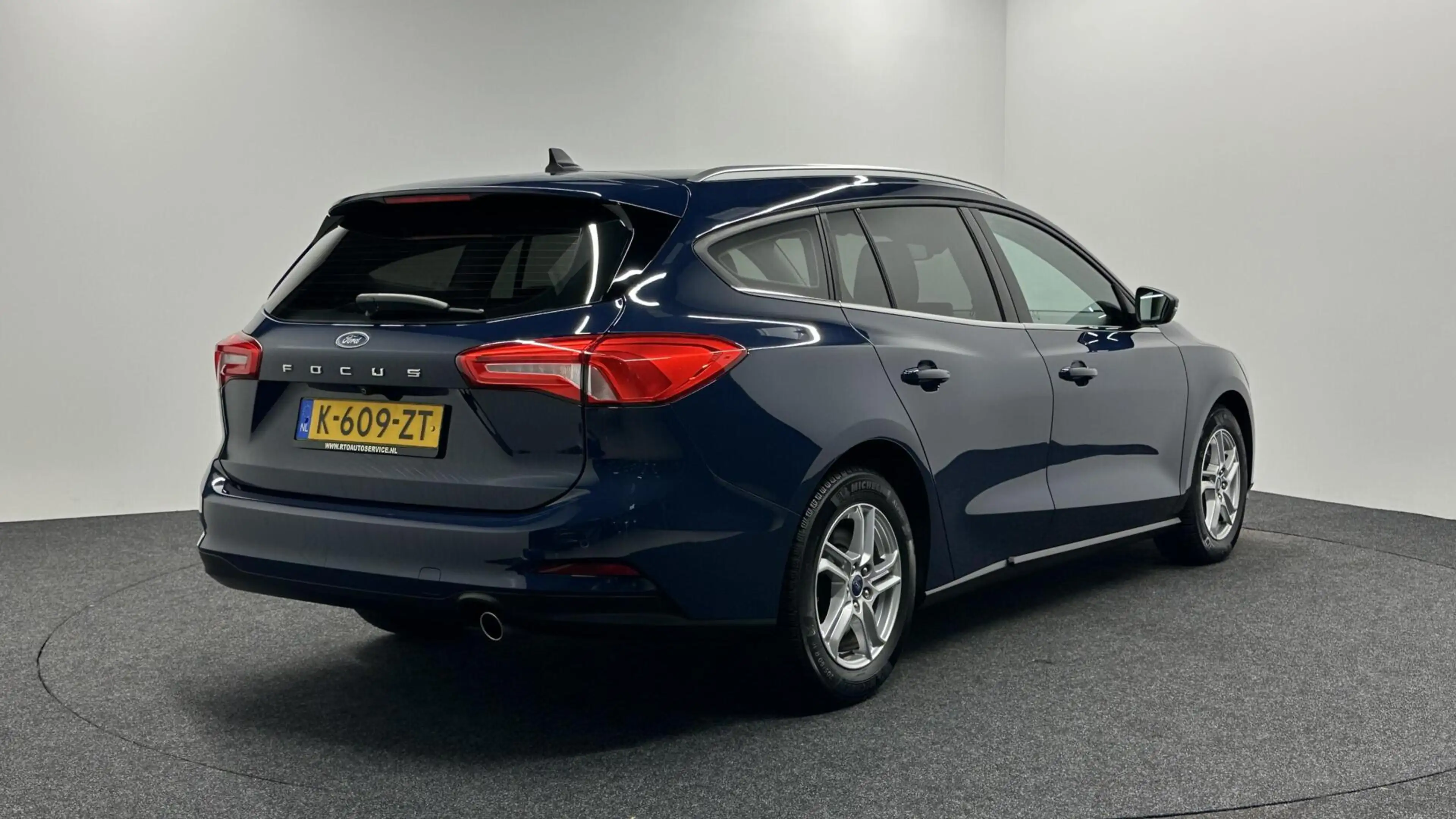 Ford Focus Wagon 1.0 EcoBoost Trend Edition Business CARPLAY — photo 5