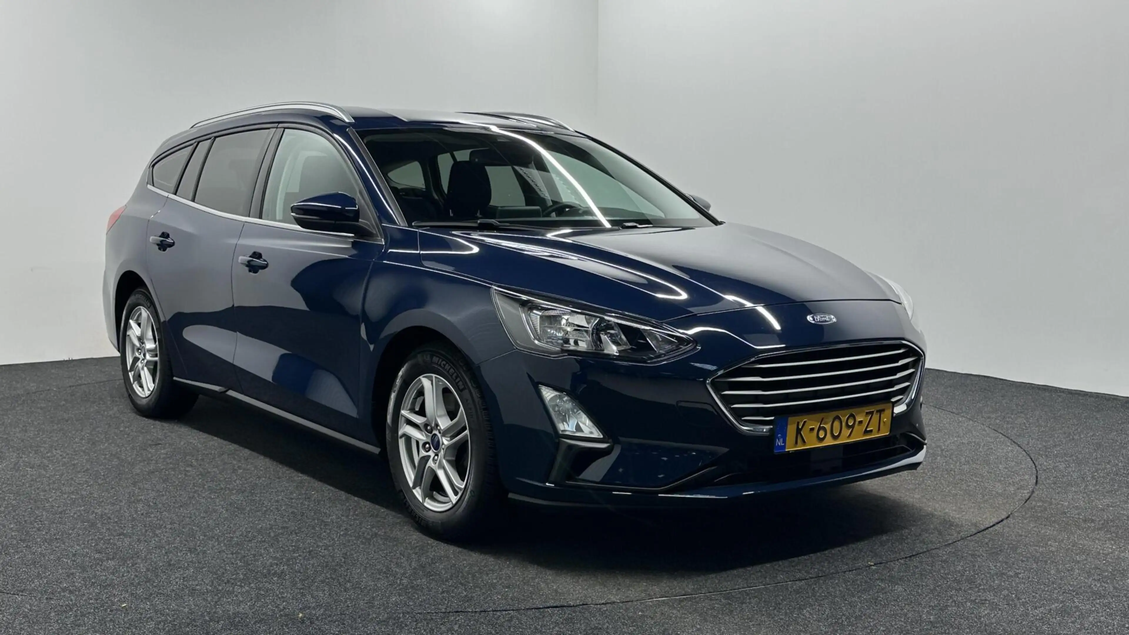 Ford Focus Wagon 1.0 EcoBoost Trend Edition Business CARPLAY — photo 3