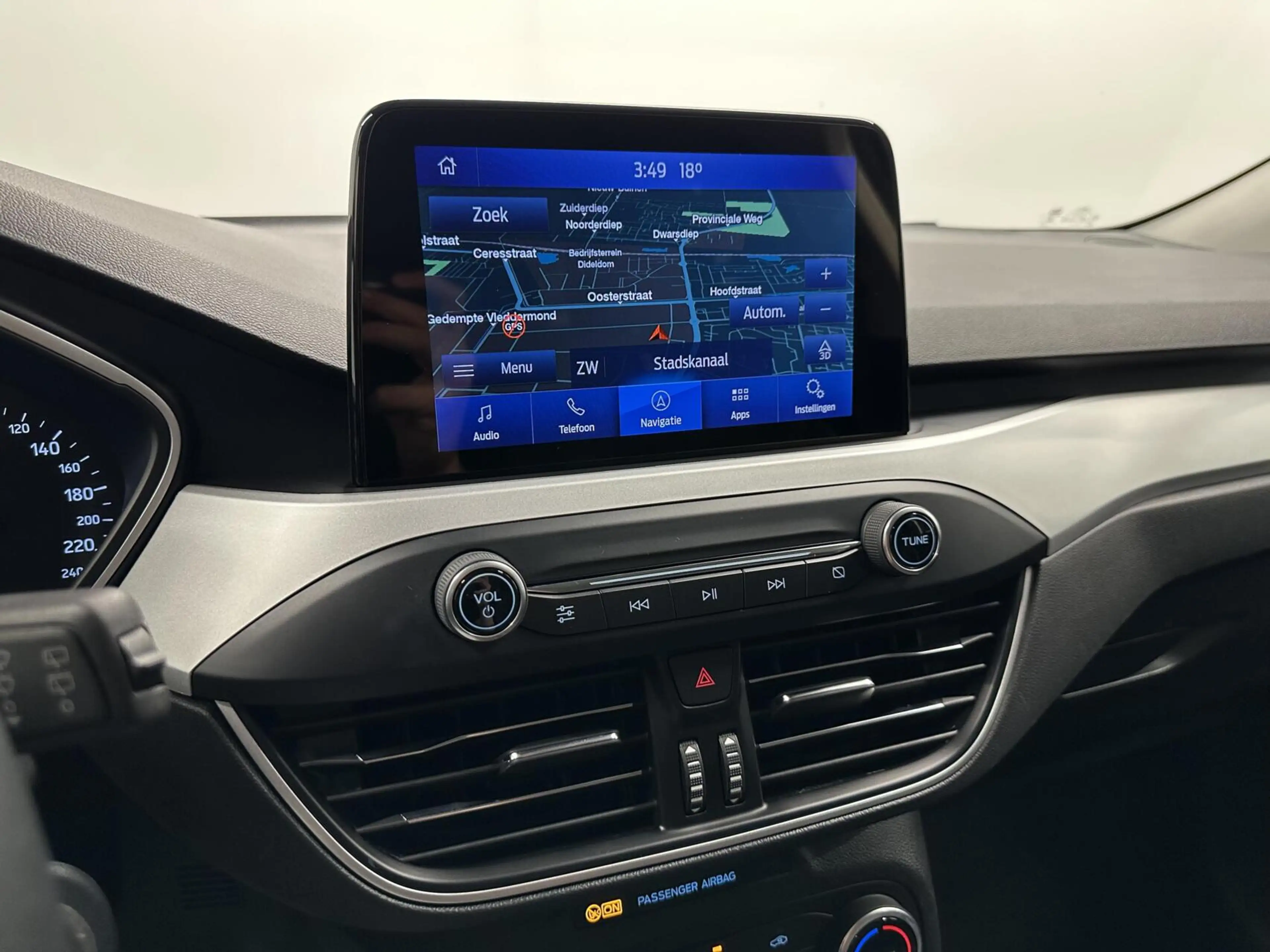 Ford Focus Wagon 1.0 EcoBoost Trend Edition Business CARPLAY — photo 28