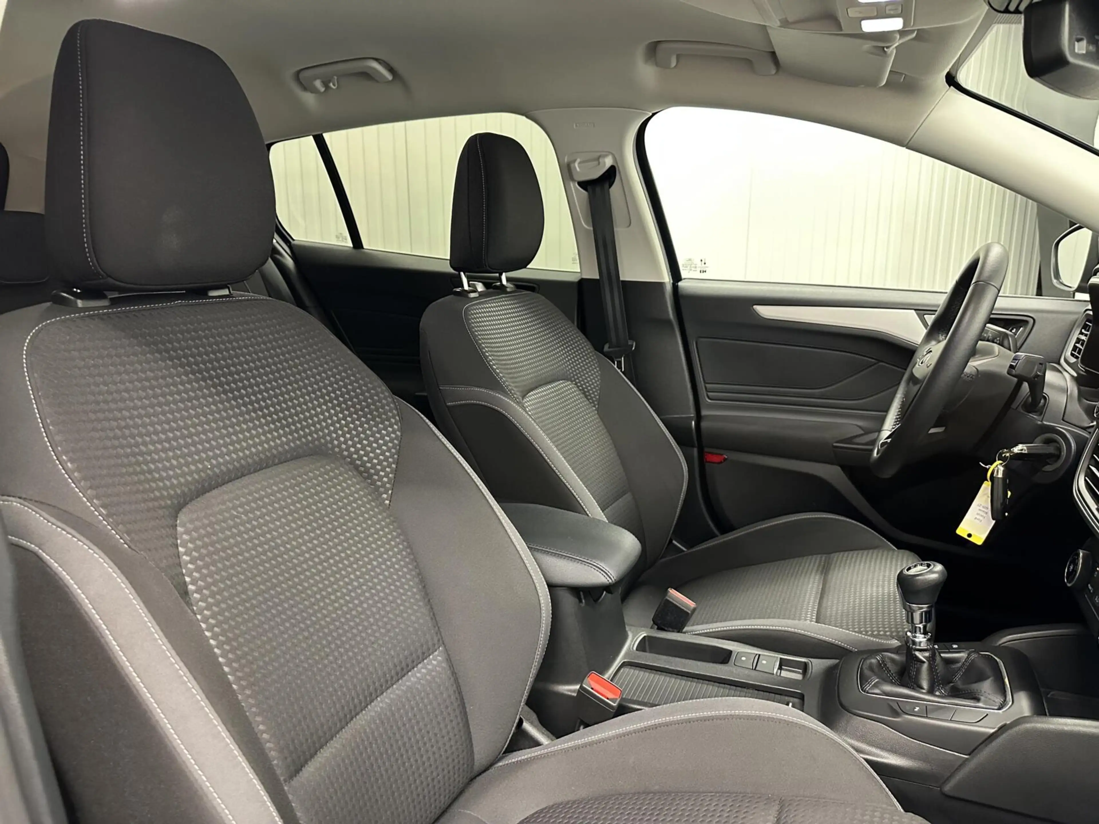 Ford Focus Wagon 1.0 EcoBoost Trend Edition Business CARPLAY — photo 13